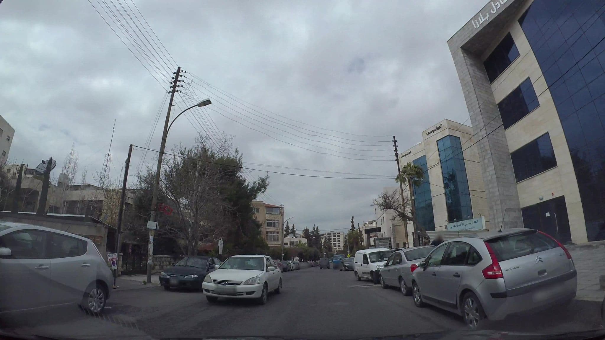 Street view near Rose Beity Hotel, Al Jubayhah — © kaart_1 (CC BY-SA · Mapillary)
