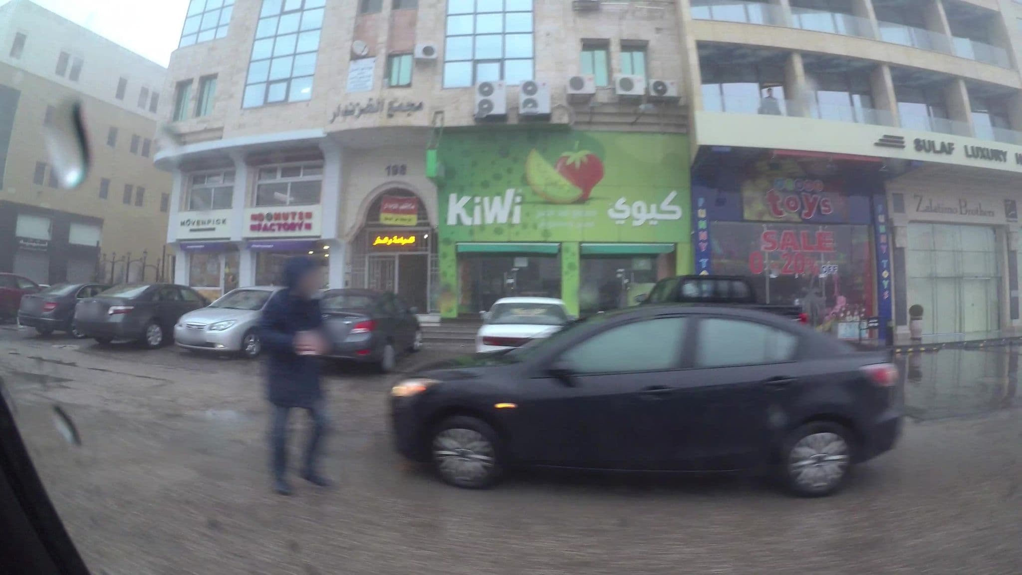 Street view near Sulaf Luxury Hotel, Ḩayy Khildā — © kaartcam (CC BY-SA · Mapillary)