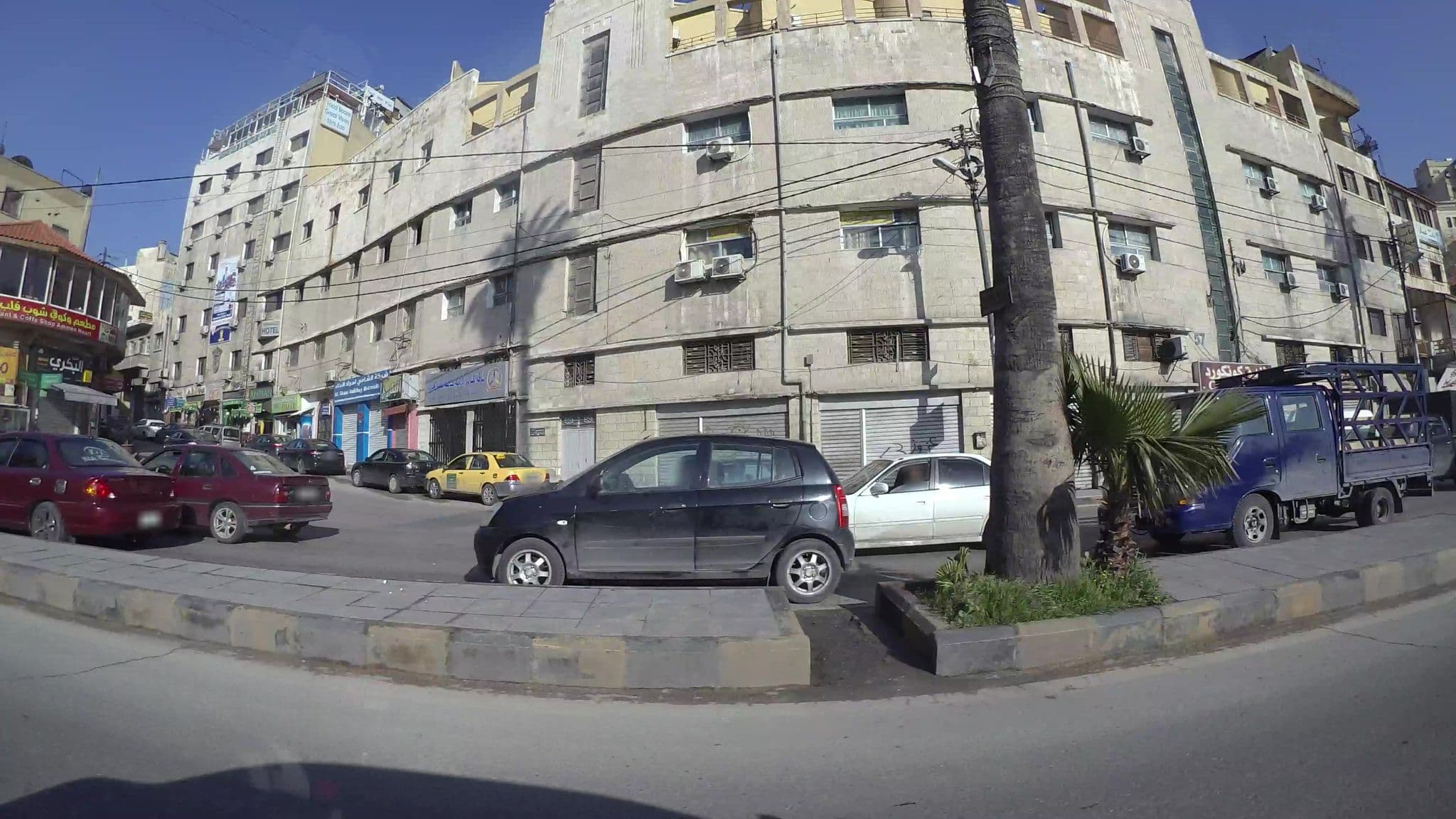 Street view near Concord Hotel, Amman — © kaart_1 (CC BY-SA · Mapillary)