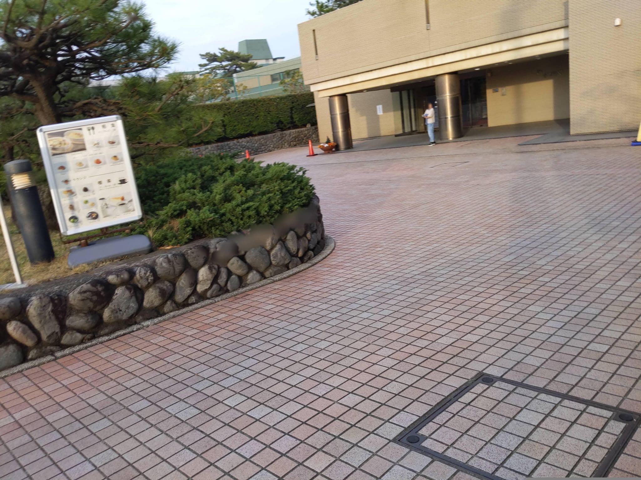 Street view near KKR鎌倉わかみや, Kamakura — © komoronokaze (CC BY-SA · Mapillary)