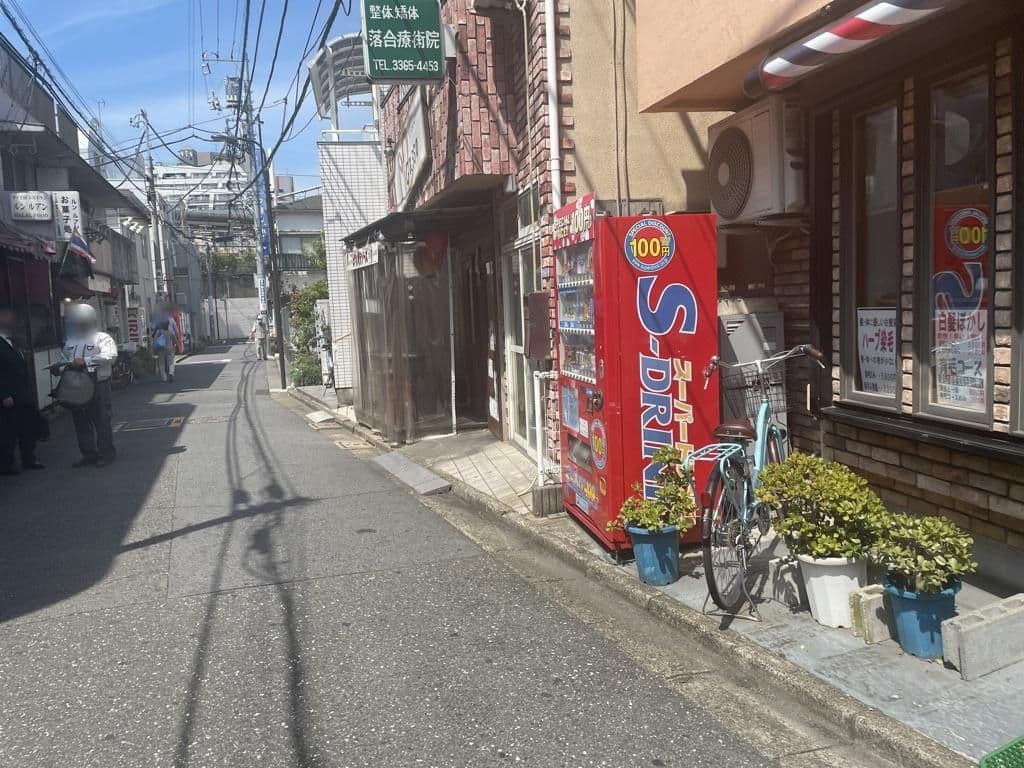 Street view near Hotel Empire in Shinjuku, Ōkubo — © musashino5 (CC BY-SA · Mapillary)