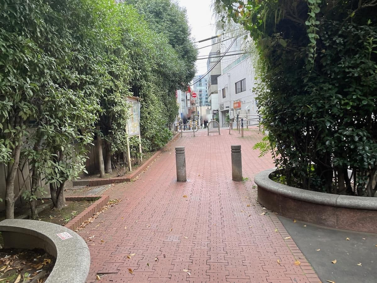 Street view near Creston, Sakuragaokachō — © musashino5 (CC BY-SA · Mapillary)