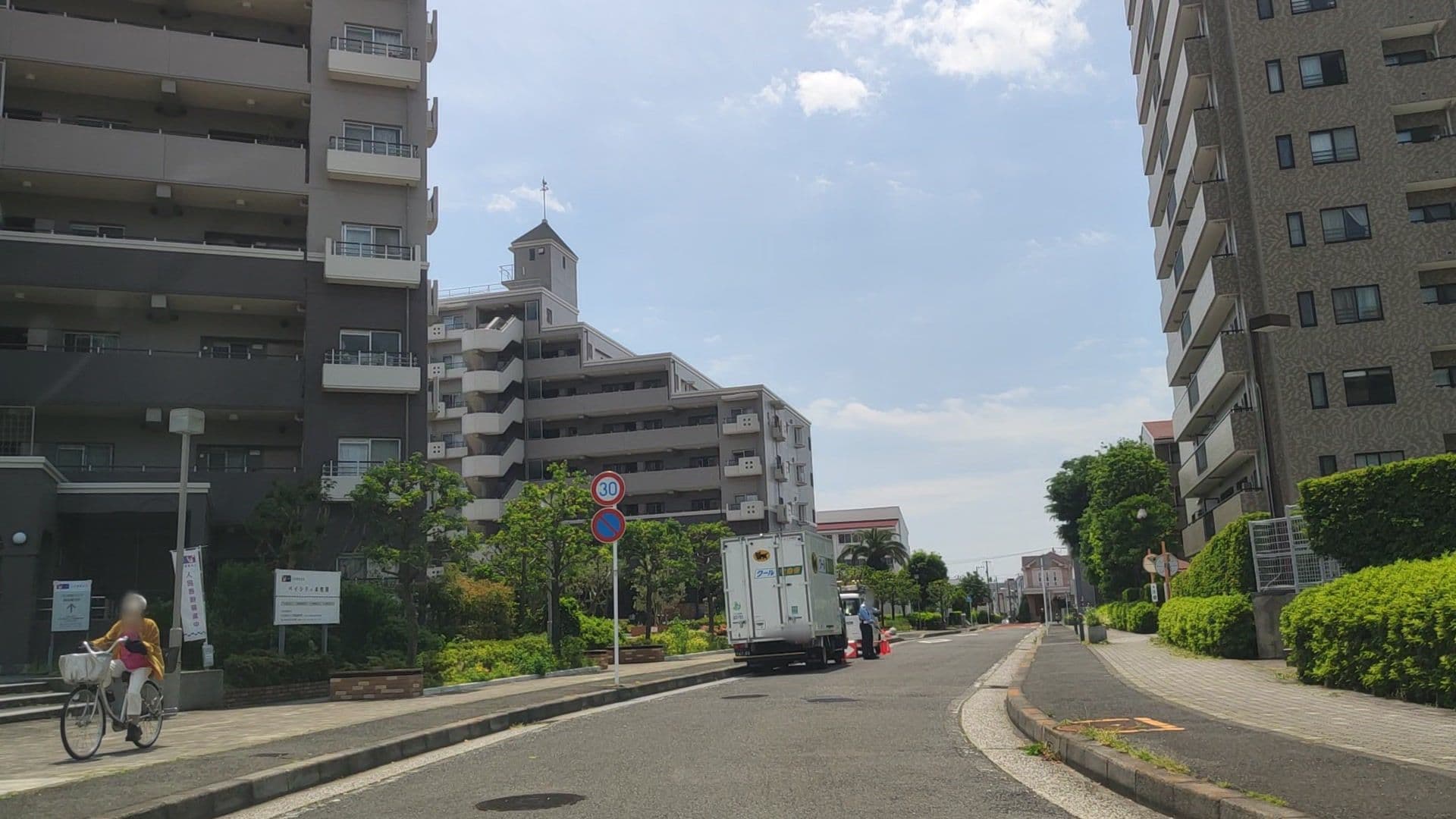 Street view near UR都市機構 ベイシティ本牧南 6号棟, Yokohama — © drivephotograph (CC BY-SA · Mapillary)
