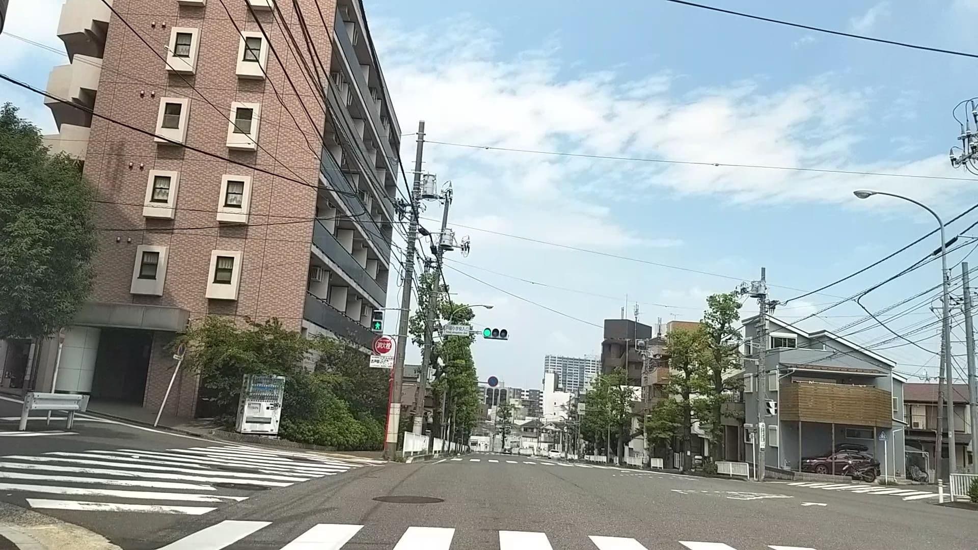 Street view near griffone, Minatomirai — © drivephotograph (CC BY-SA · Mapillary)