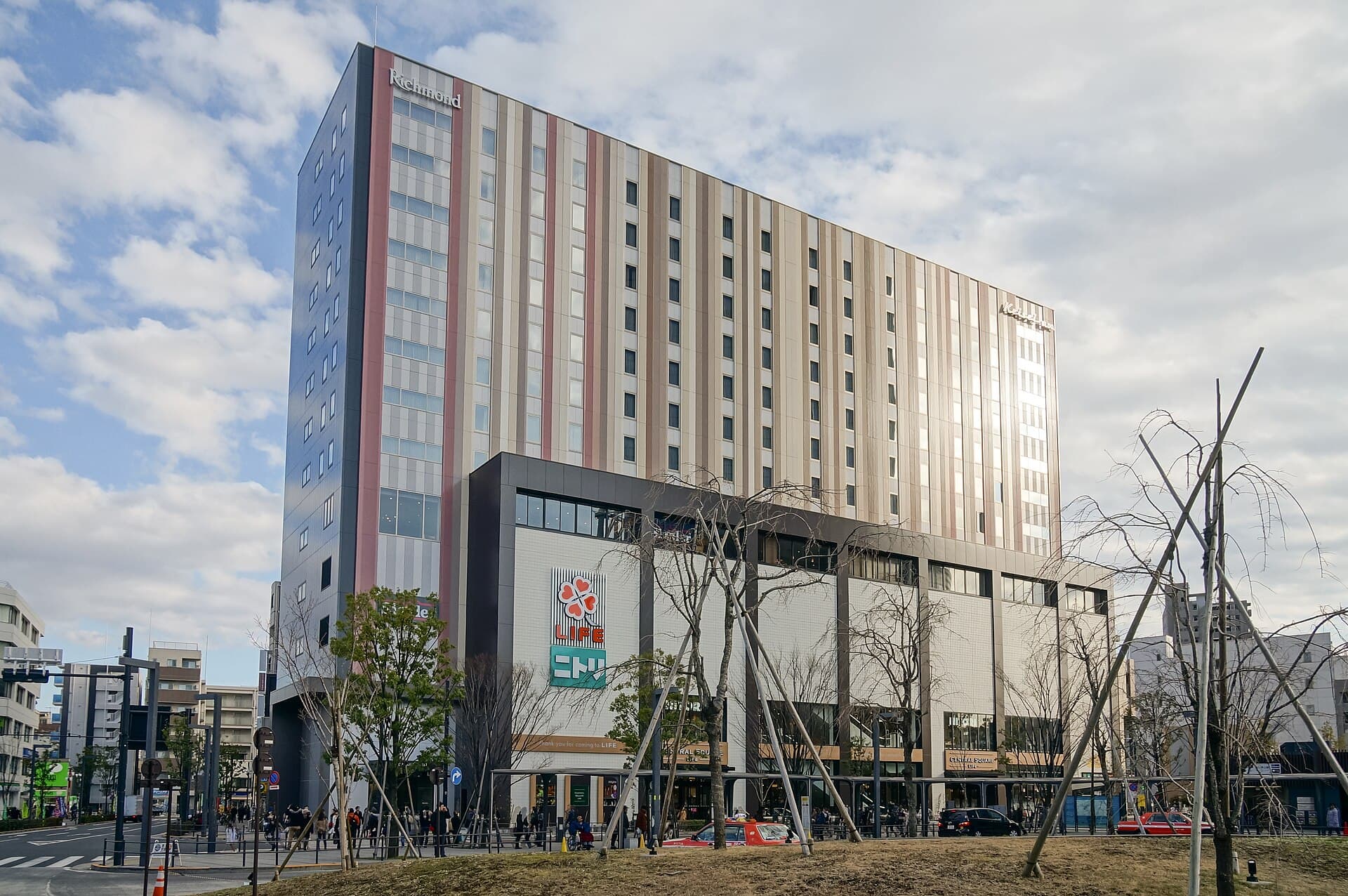 Richmond Premier Tokyo Oshiage (via Wikimedia Commons, CC BY-SA 4.0)