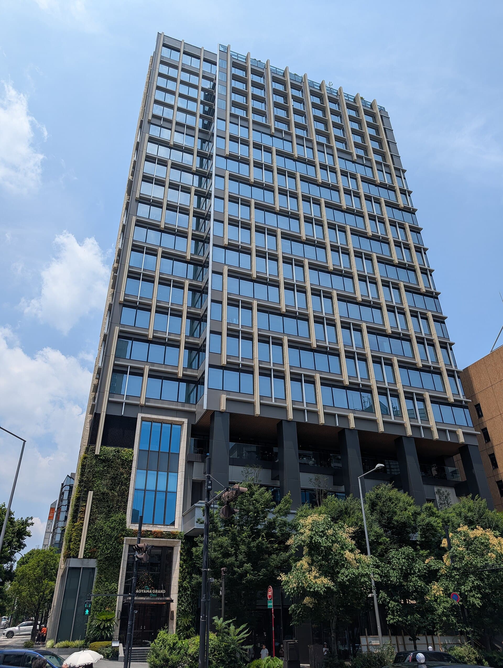 The Aoyama Grand Hotel (via Wikimedia Commons, CC0)
