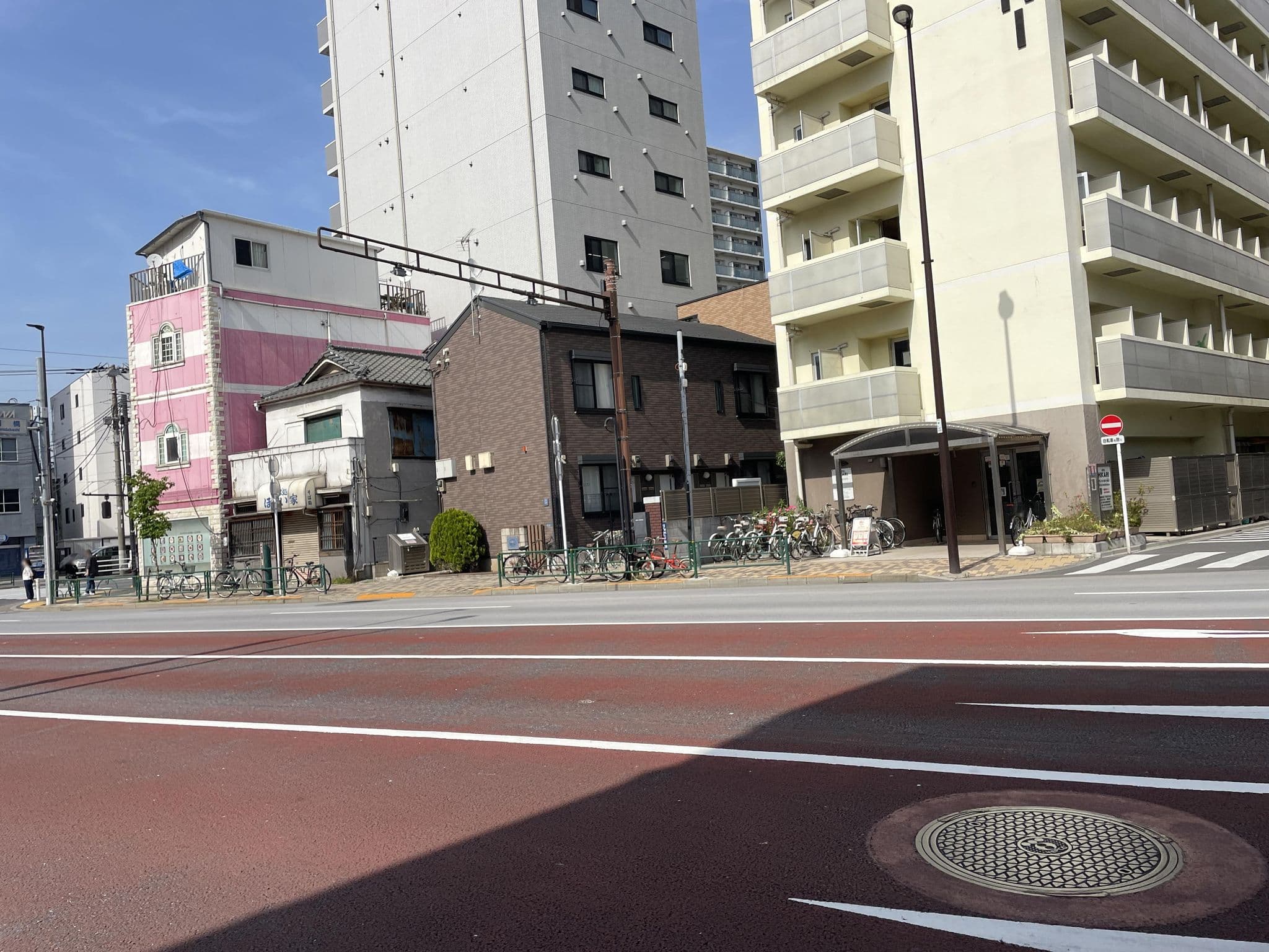 Street view near Hotel Hikari, Senzoku — © musashino5 (CC BY-SA · Mapillary)