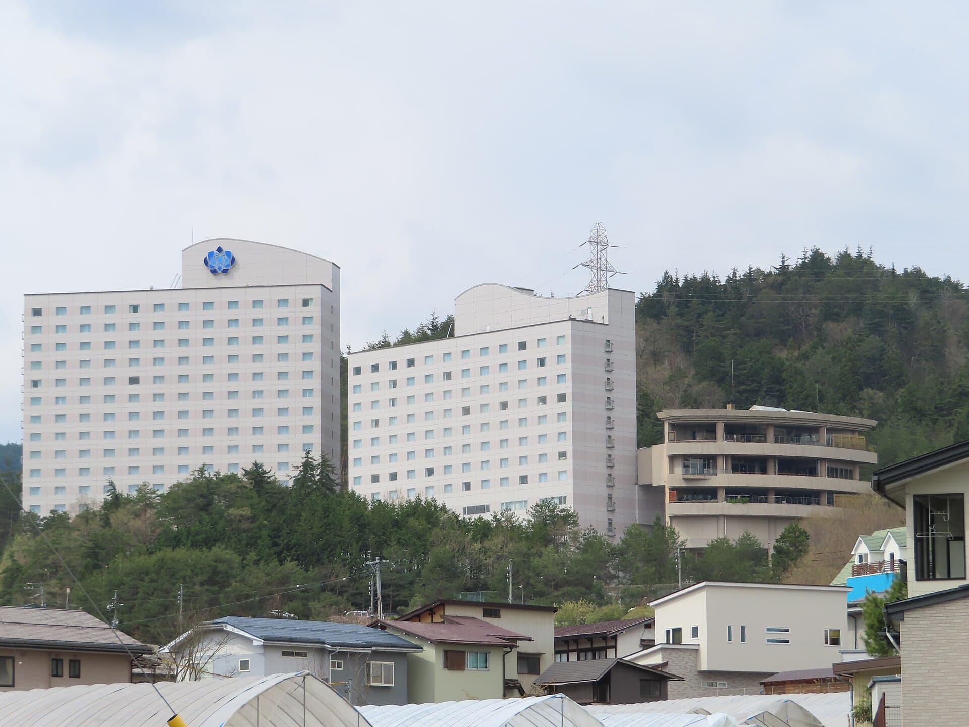 Hotel Associa Takayama Ressort (via Wikimedia Commons, CC BY-SA 4.0)