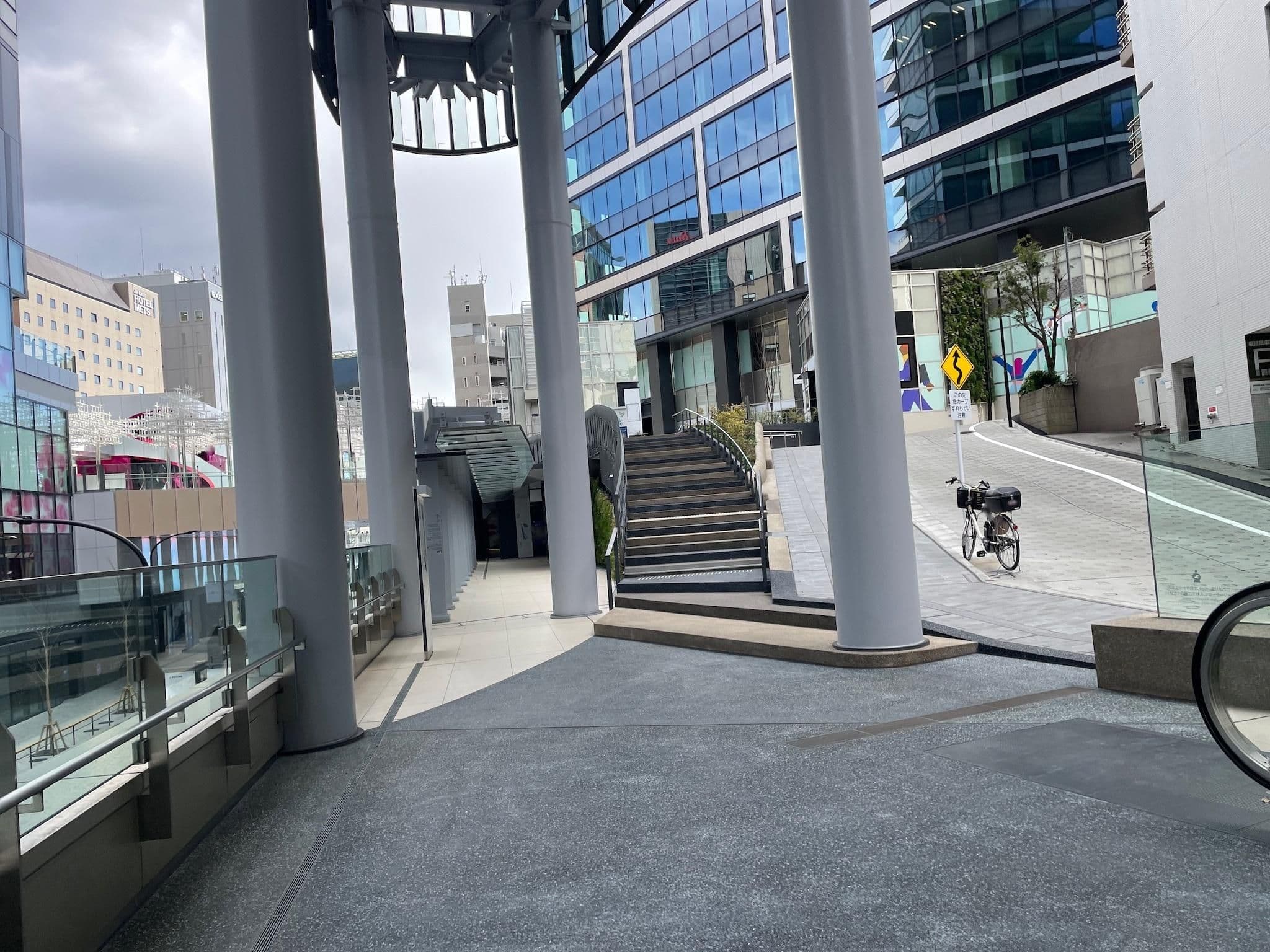 Street view near GRANDBEL HOTEL, Sakuragaokachō — © musashino5 (CC BY-SA · Mapillary)