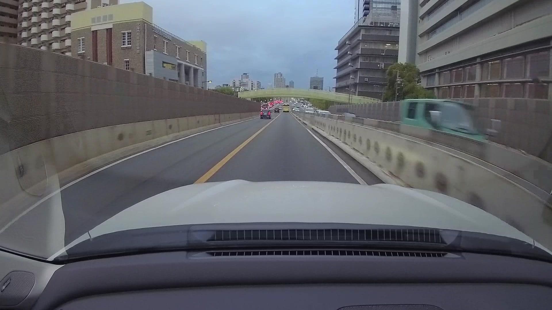 Street view near KKRホテル大阪, Ajiharacho — © osapon (CC BY-SA · Mapillary)