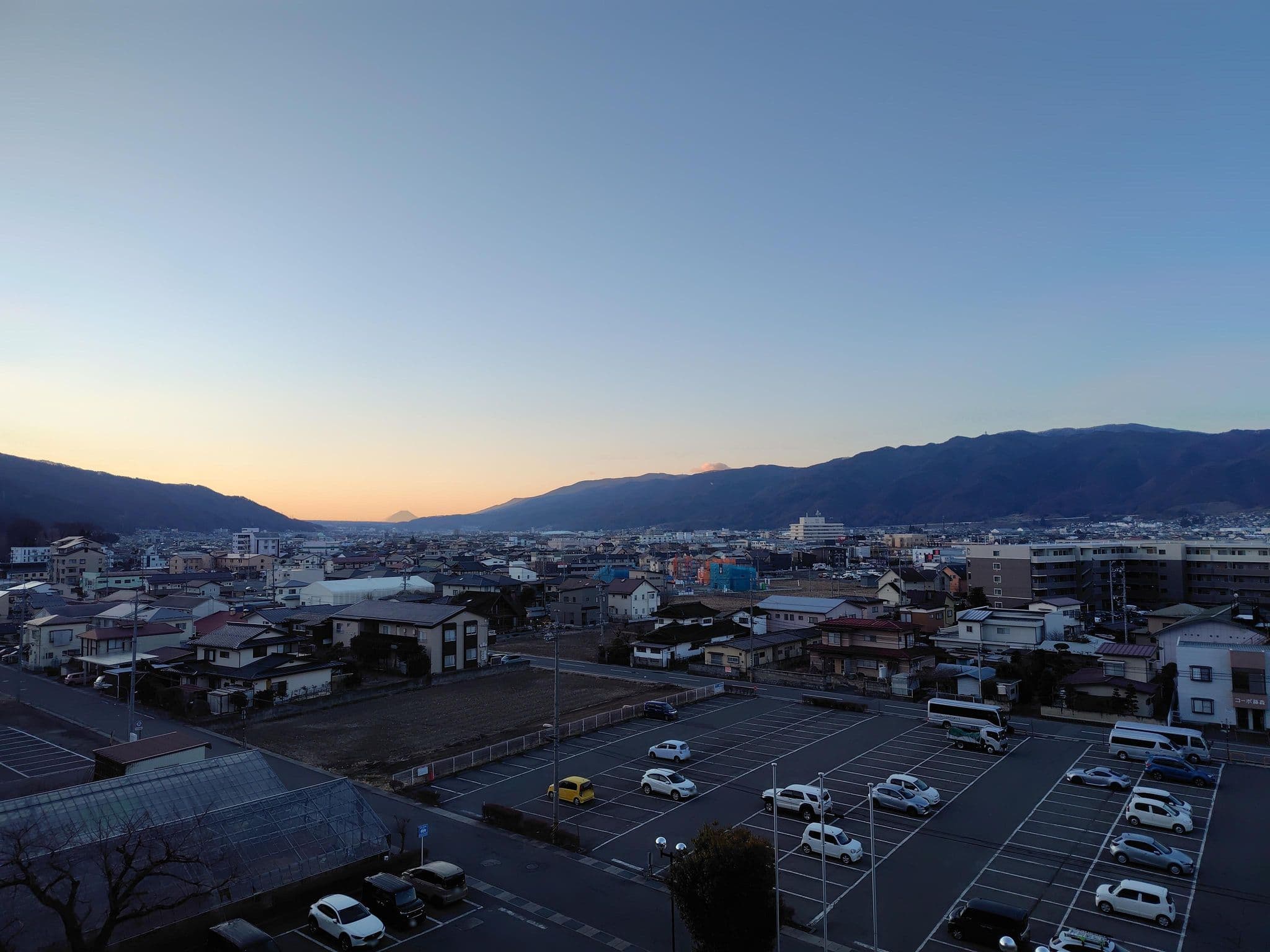 Street view near RAKO 華乃井ホテル, Suwa — © snhoybekcxnb (CC BY-SA · Mapillary)
