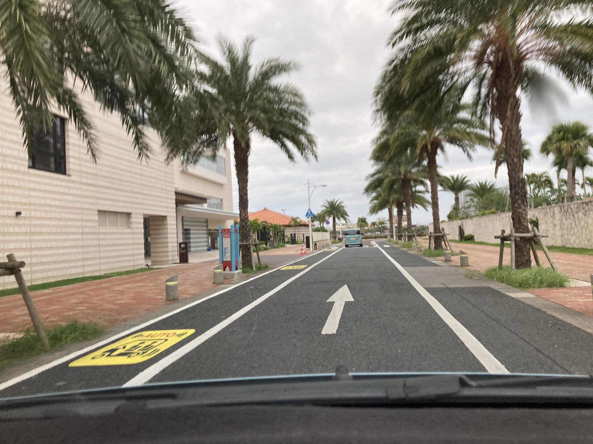 Street view near DoubleTree by Hilton Okinawa Chatan Resort, Chatan — © pika_sky (CC BY-SA · Mapillary)