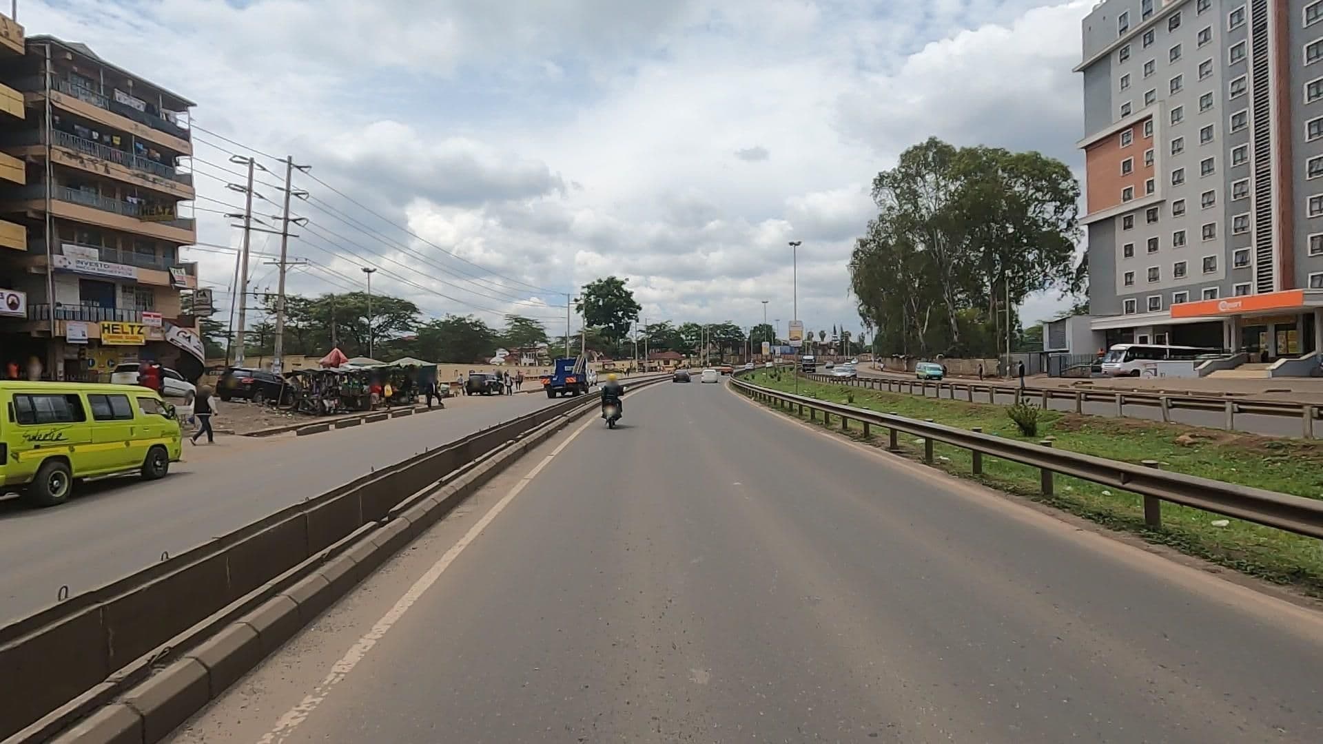 Street view near The Lexx Hotel, Pumwani — © wambulwaw (CC BY-SA · Mapillary)