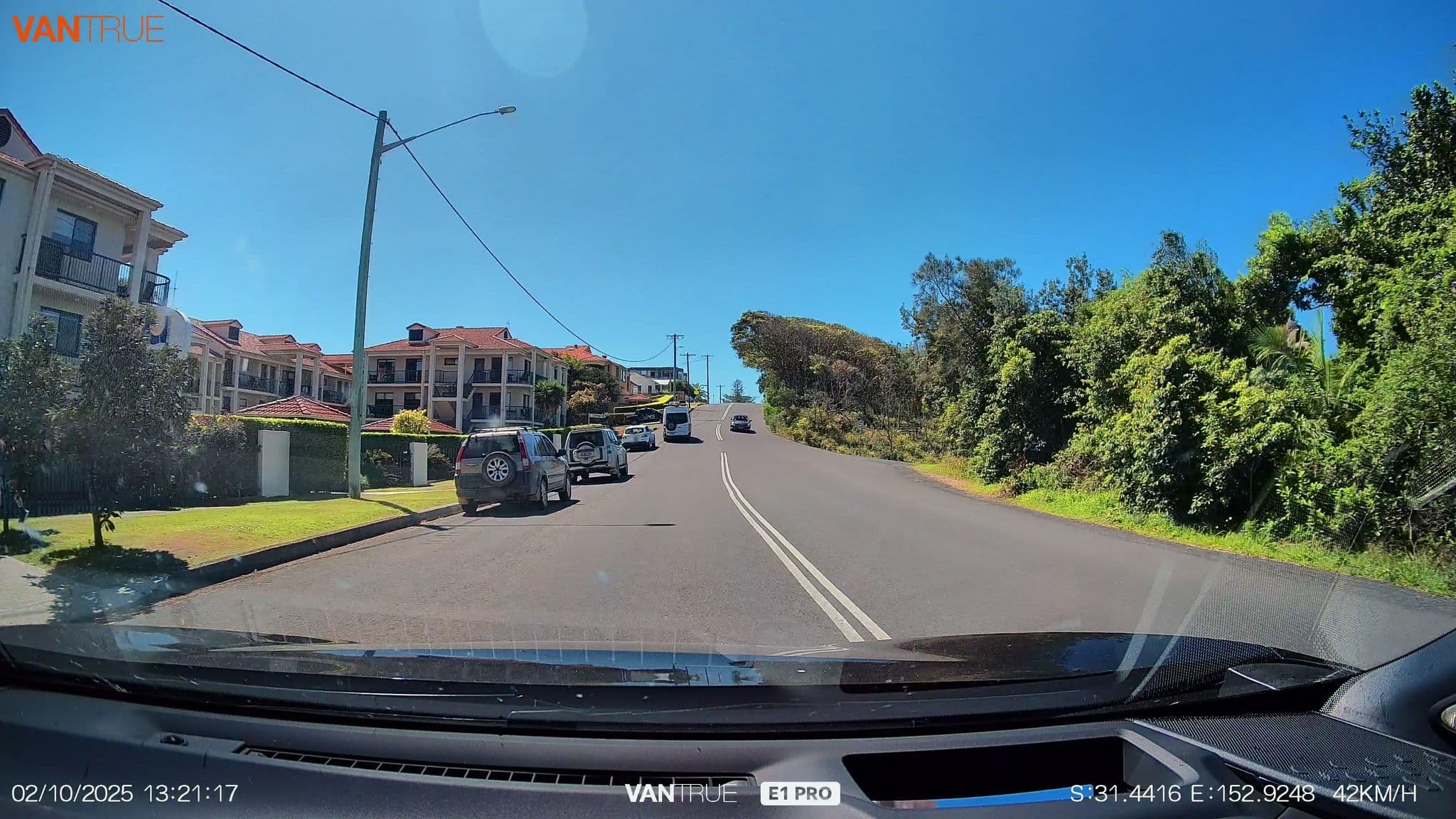 Street view near Flynn's Beach Apartments, Port Macquarie — © davidar (CC BY-SA · Mapillary)