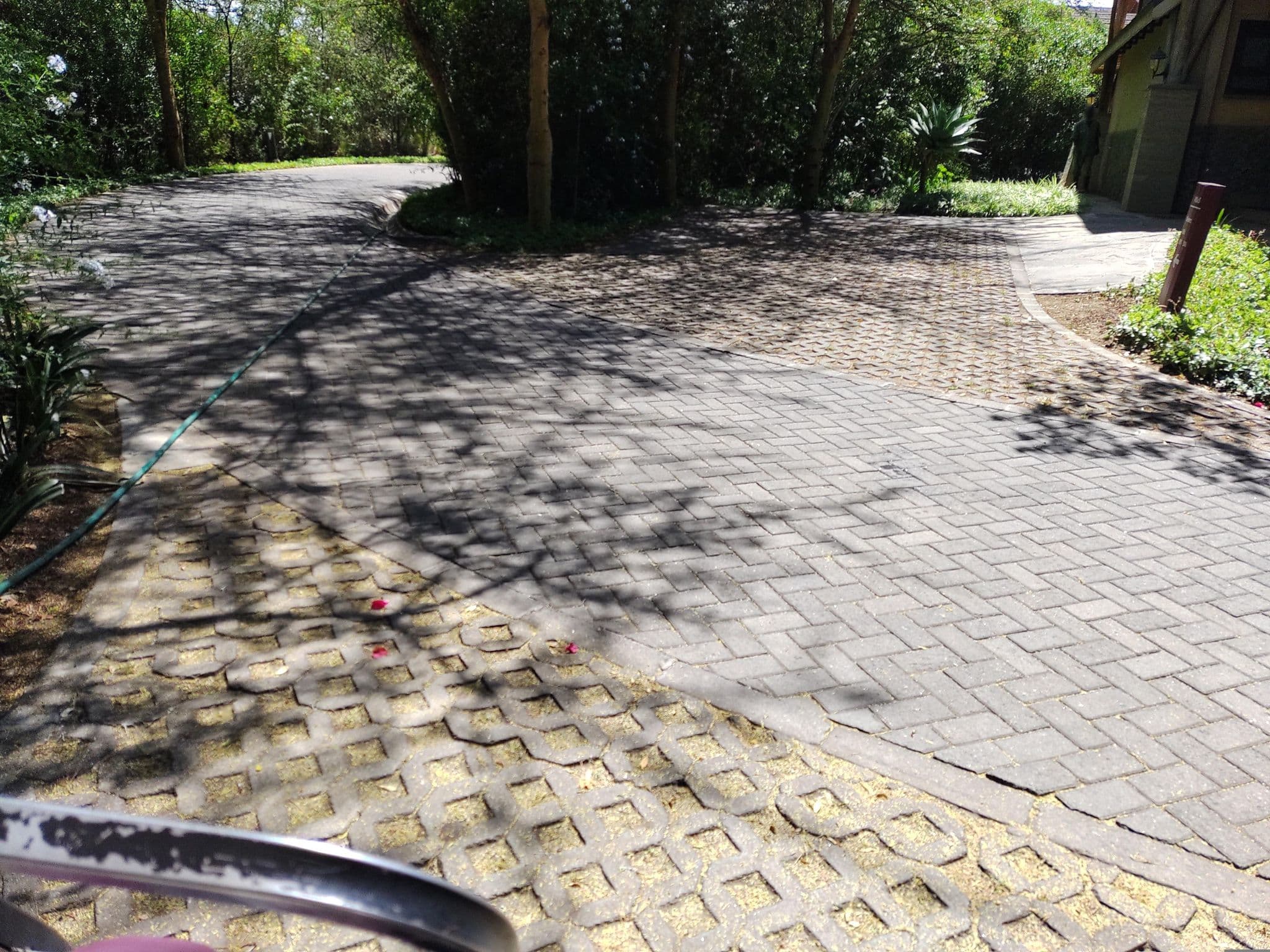 Street view near Residence Inn, Naivasha — © mapeadora (CC BY-SA · Mapillary)