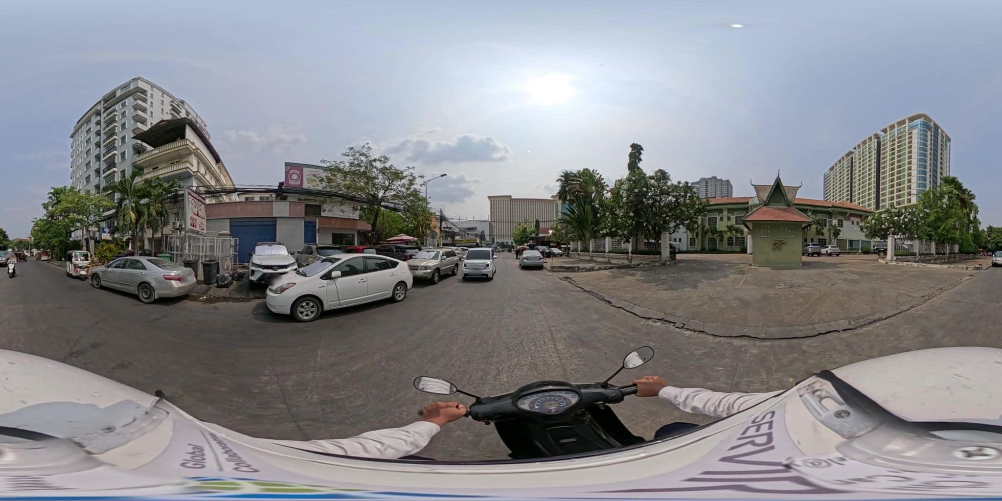 Street view near Former Holiday International Hotel, Phnom Penh