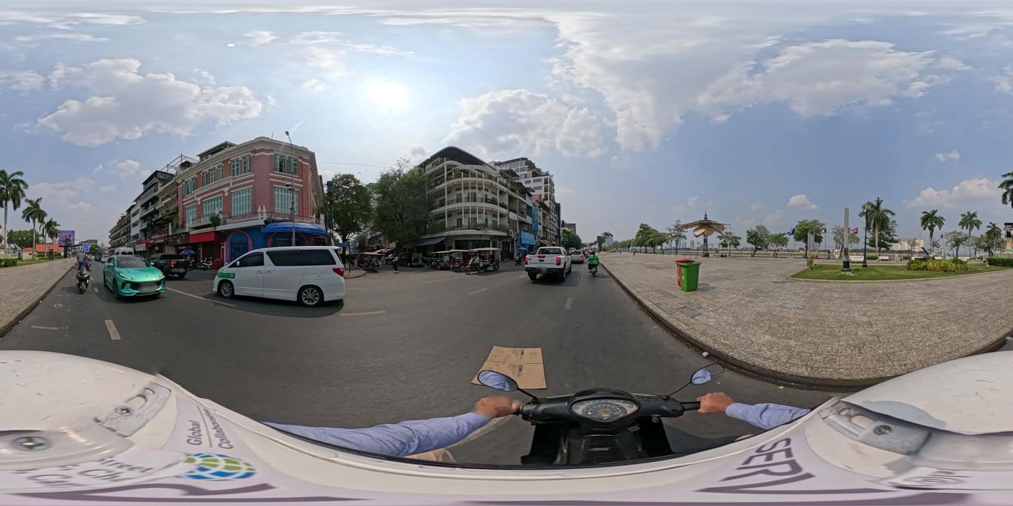 Street view near Bougainvillier Hotel, Phnom Penh