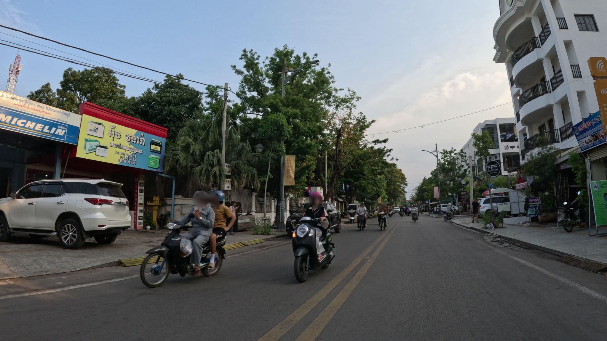 Street view near Viroth's Villa, Siem Reap