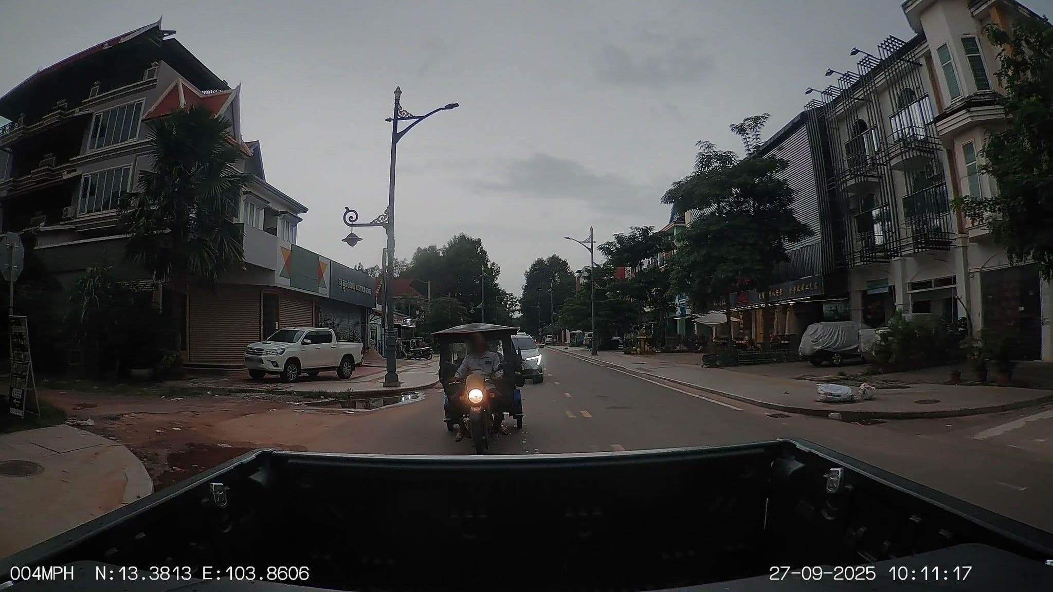 Street view near Shining Angkor Boutique Hotel, Siem Reap