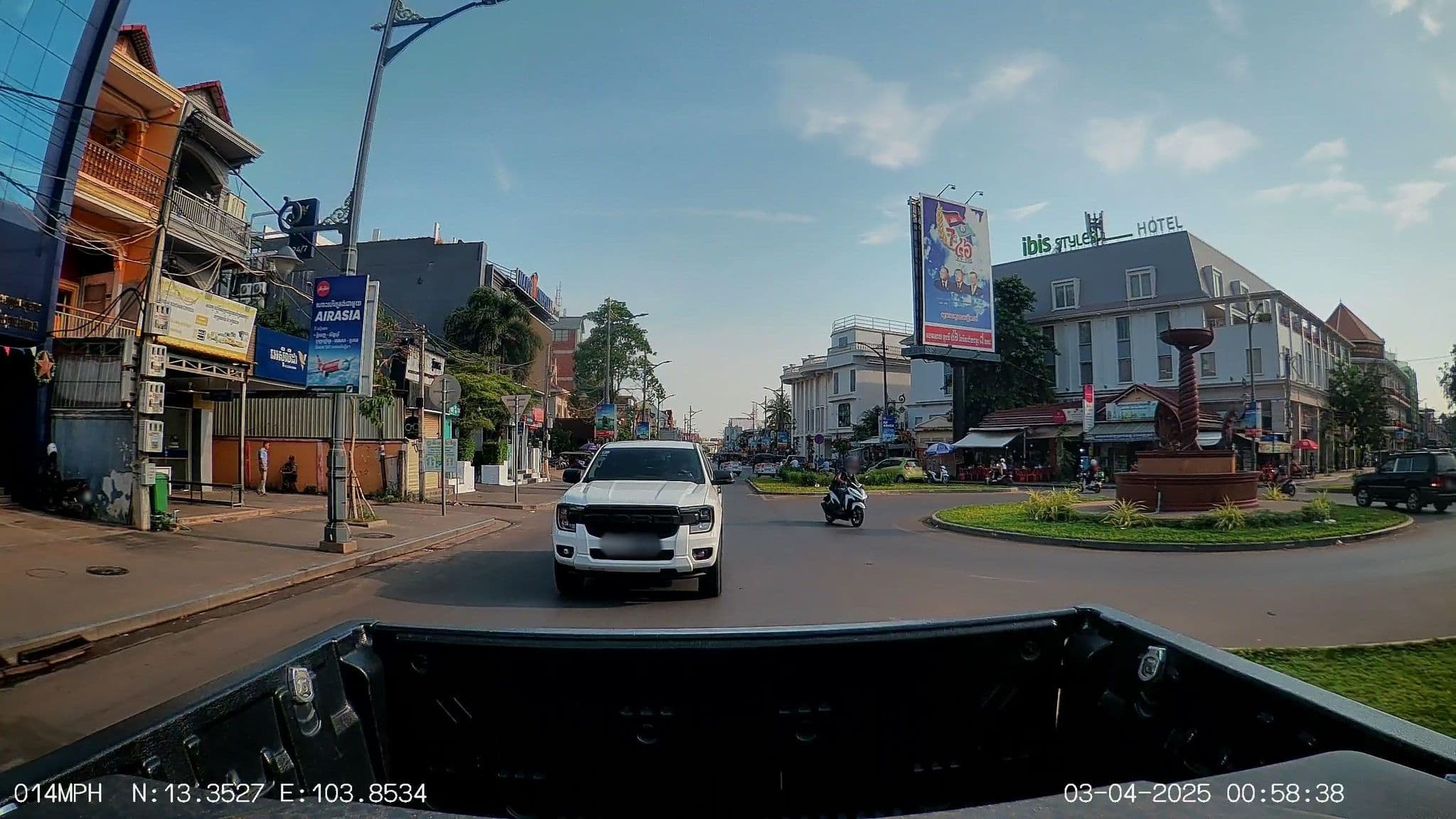 Street view near Angkor Park Guesthouse, Siem Reap — © ThailandCambodia (CC BY-SA · Mapillary)