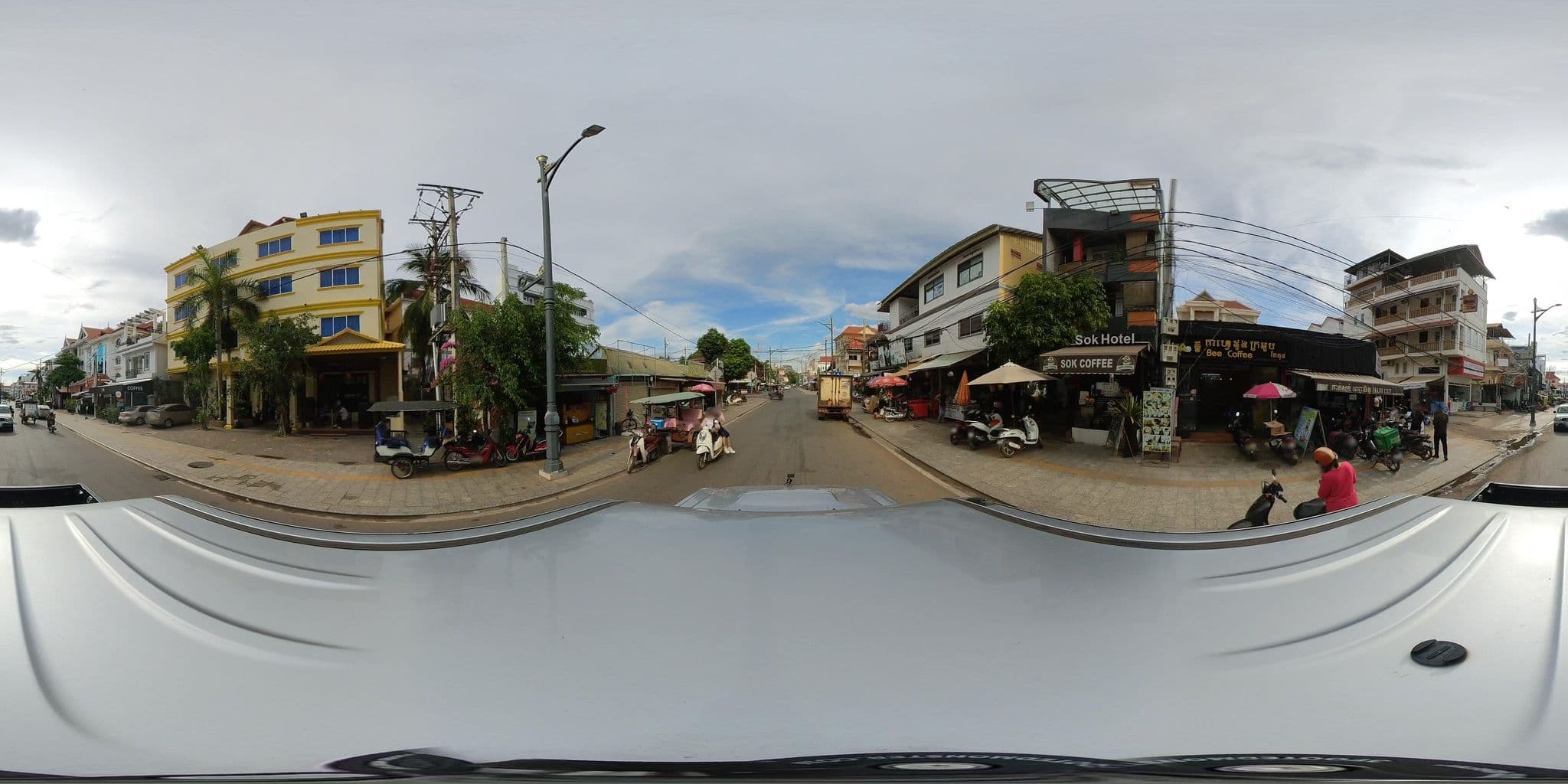 Street view near Angkor Pearl Hotel, Siem Reap