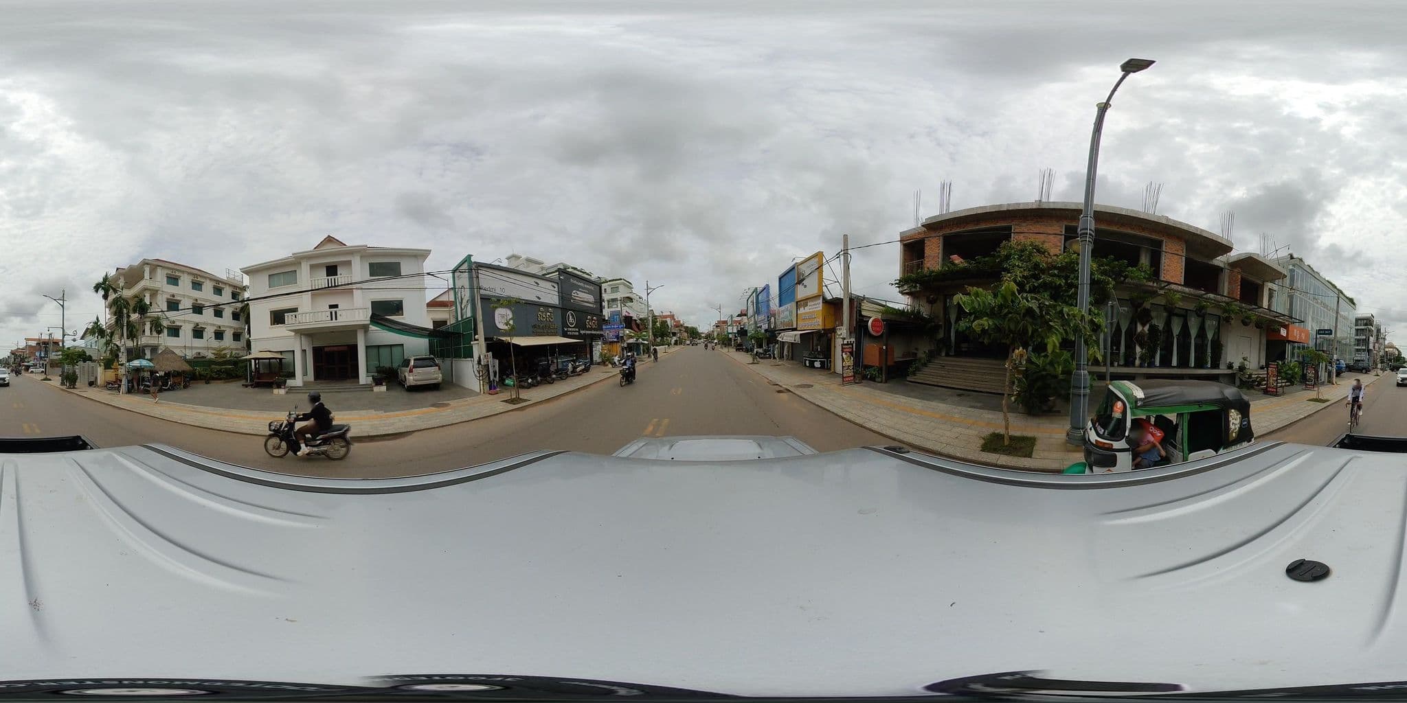 Street view near King Boutique, Siem Reap