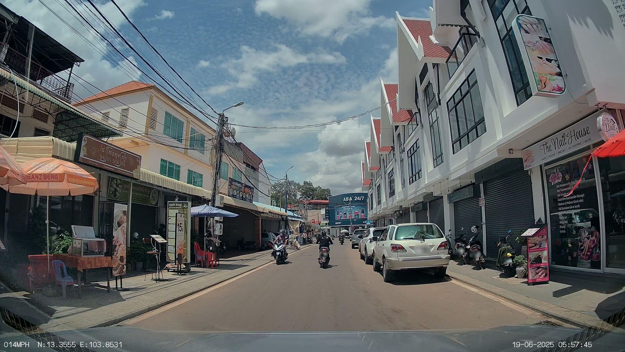 Street view near Angkor International Youth, Siem Reap