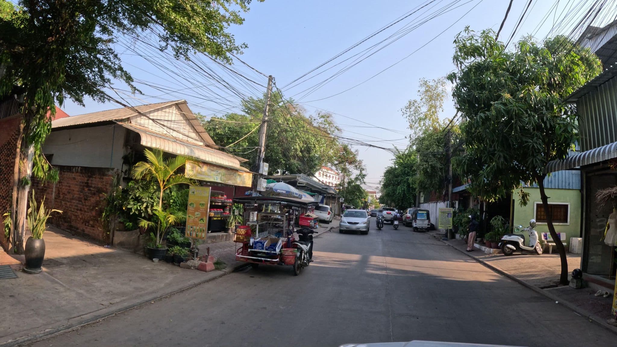 Street view near Ladear Angkor Boutique, Siem Reap