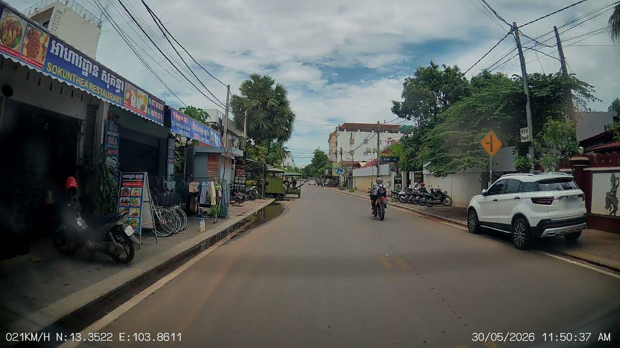Street view near Sonalong Boutique, Siem Reap