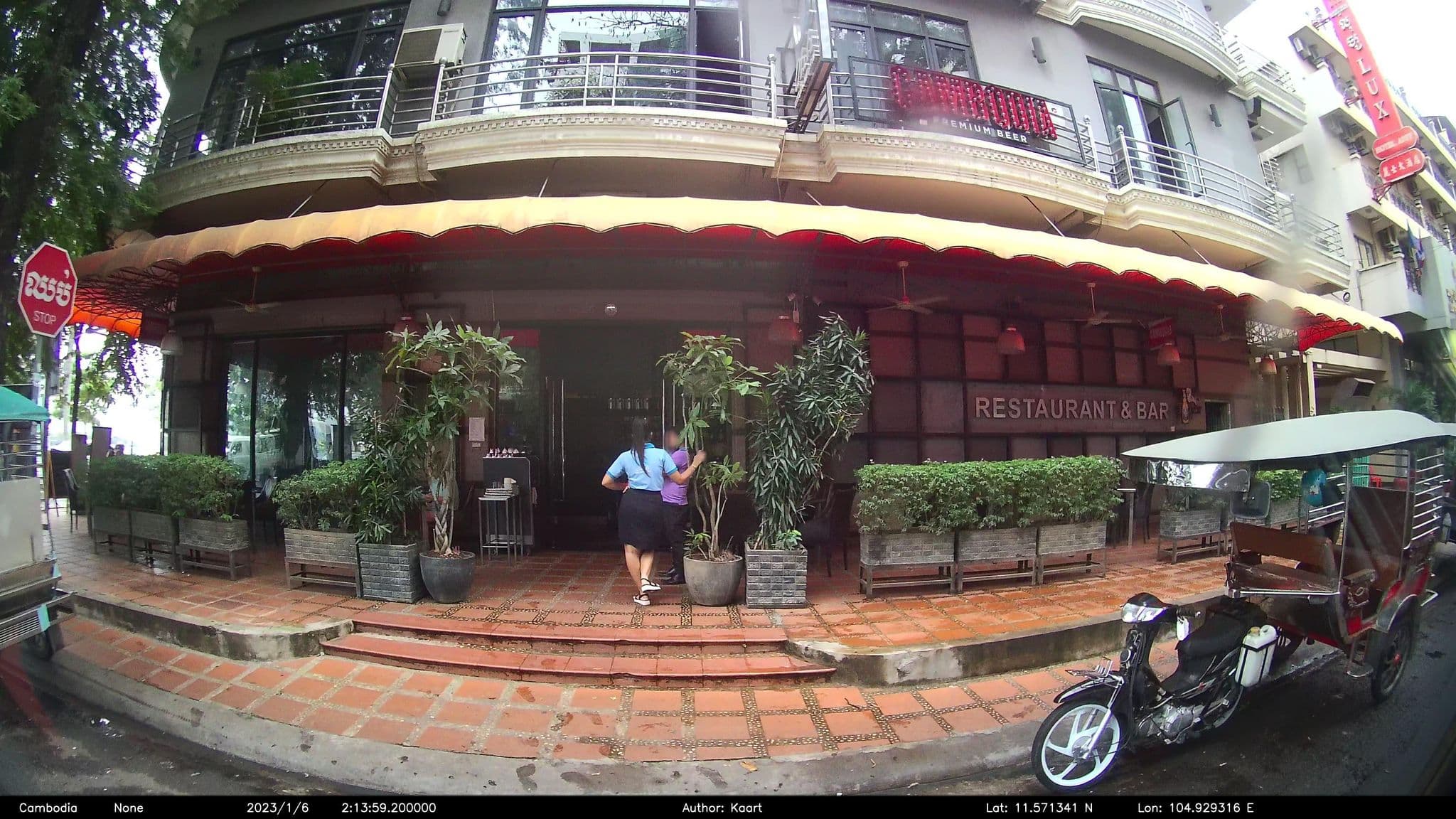 Street view near Lux Riverside Hotel, Phnom Penh