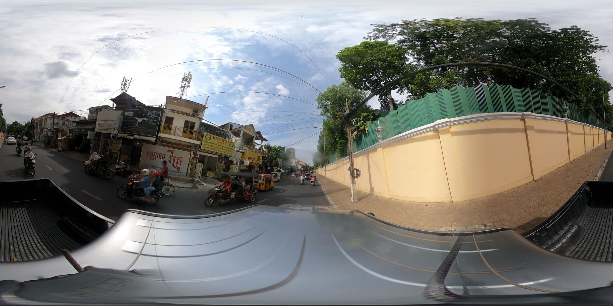 Street view near Aura, Phnom Penh — © kaart_2 (CC BY-SA · Mapillary)