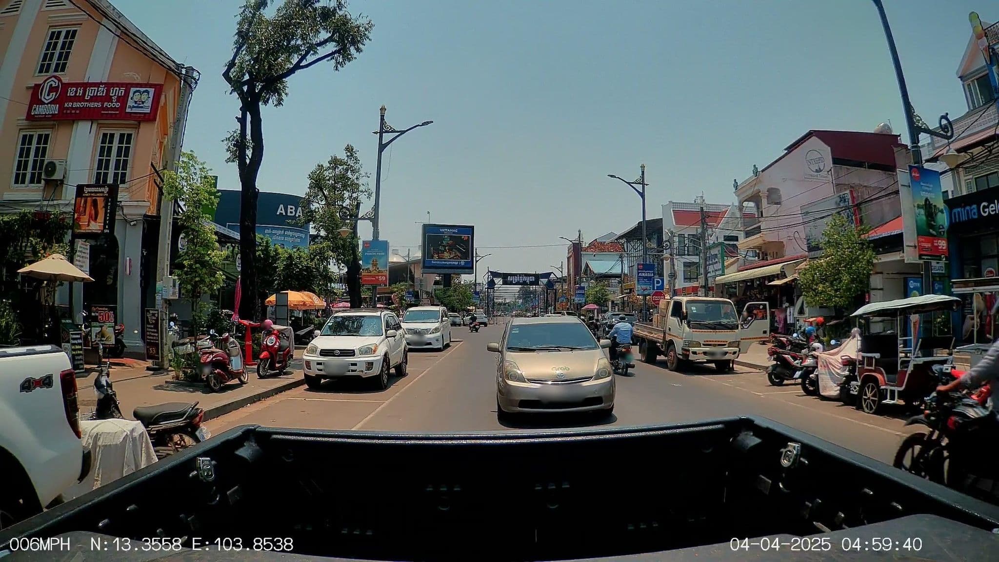 Street view near Oasis Capsules, Siem Reap — © ThailandCambodia (CC BY-SA · Mapillary)