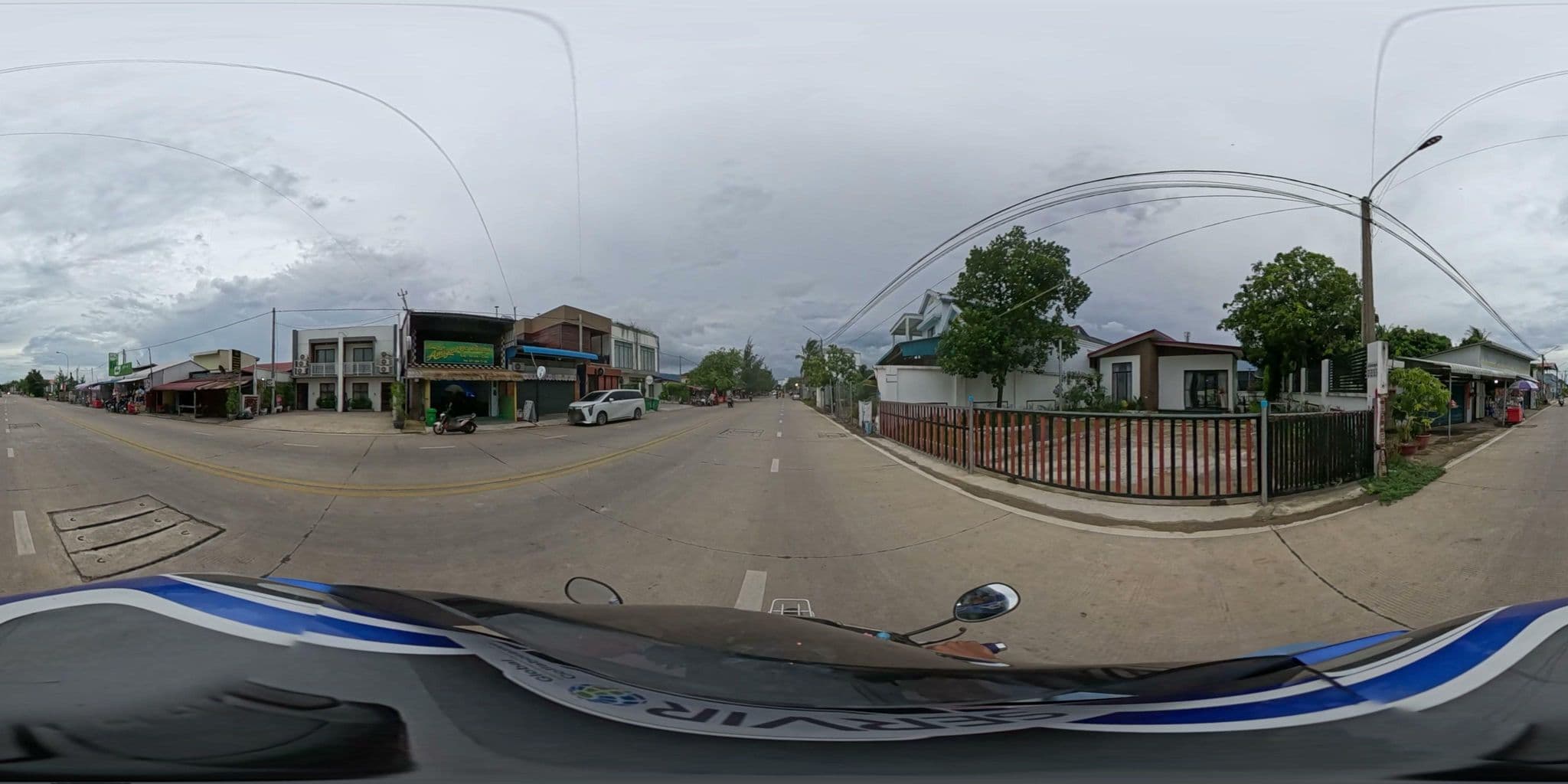 Street view near Oh Neil's Riverside, Kampot — © vteck (CC BY-SA · Mapillary)