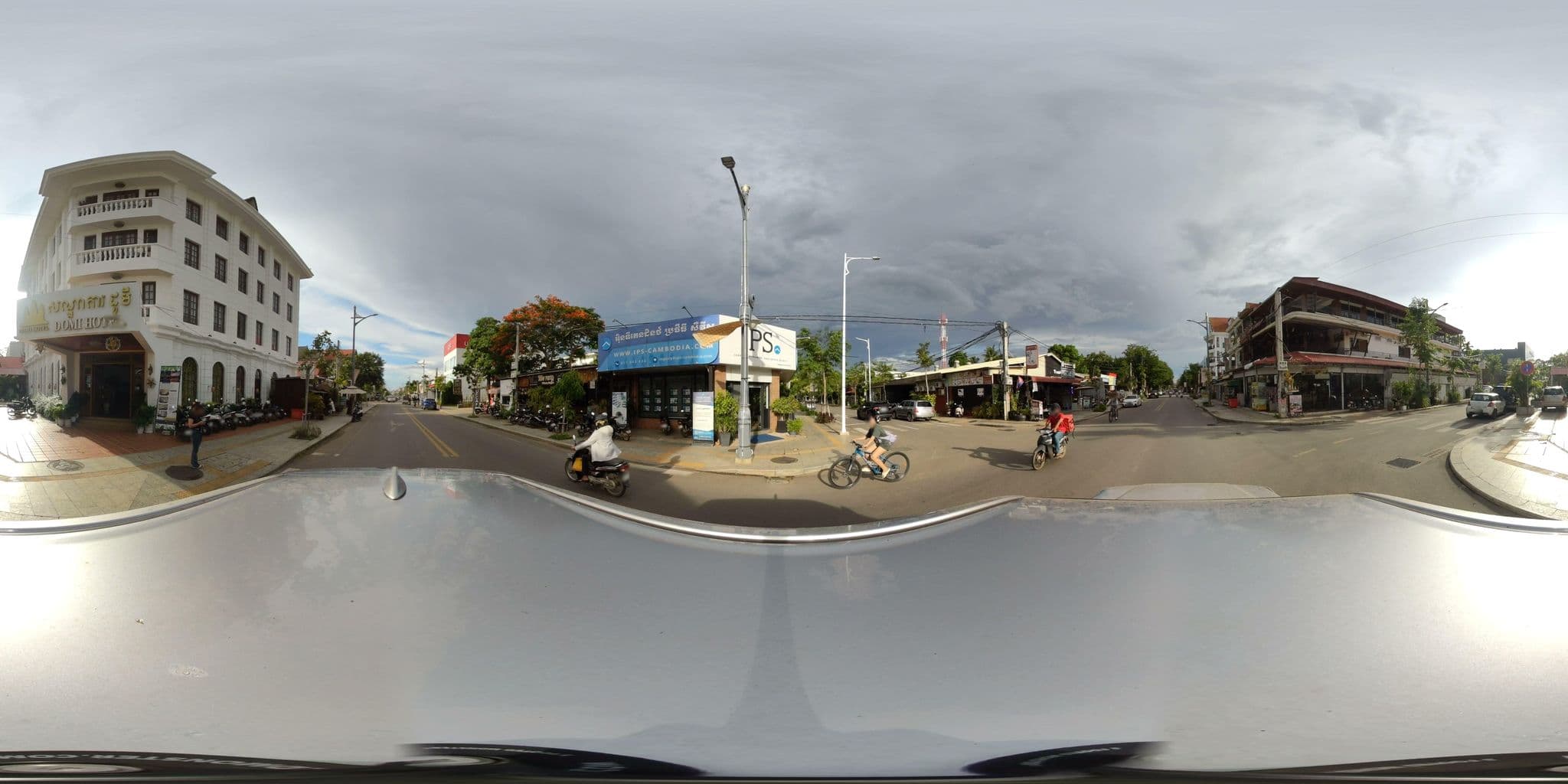 Street view near The Living Quarters Hostel 543, Siem Reap