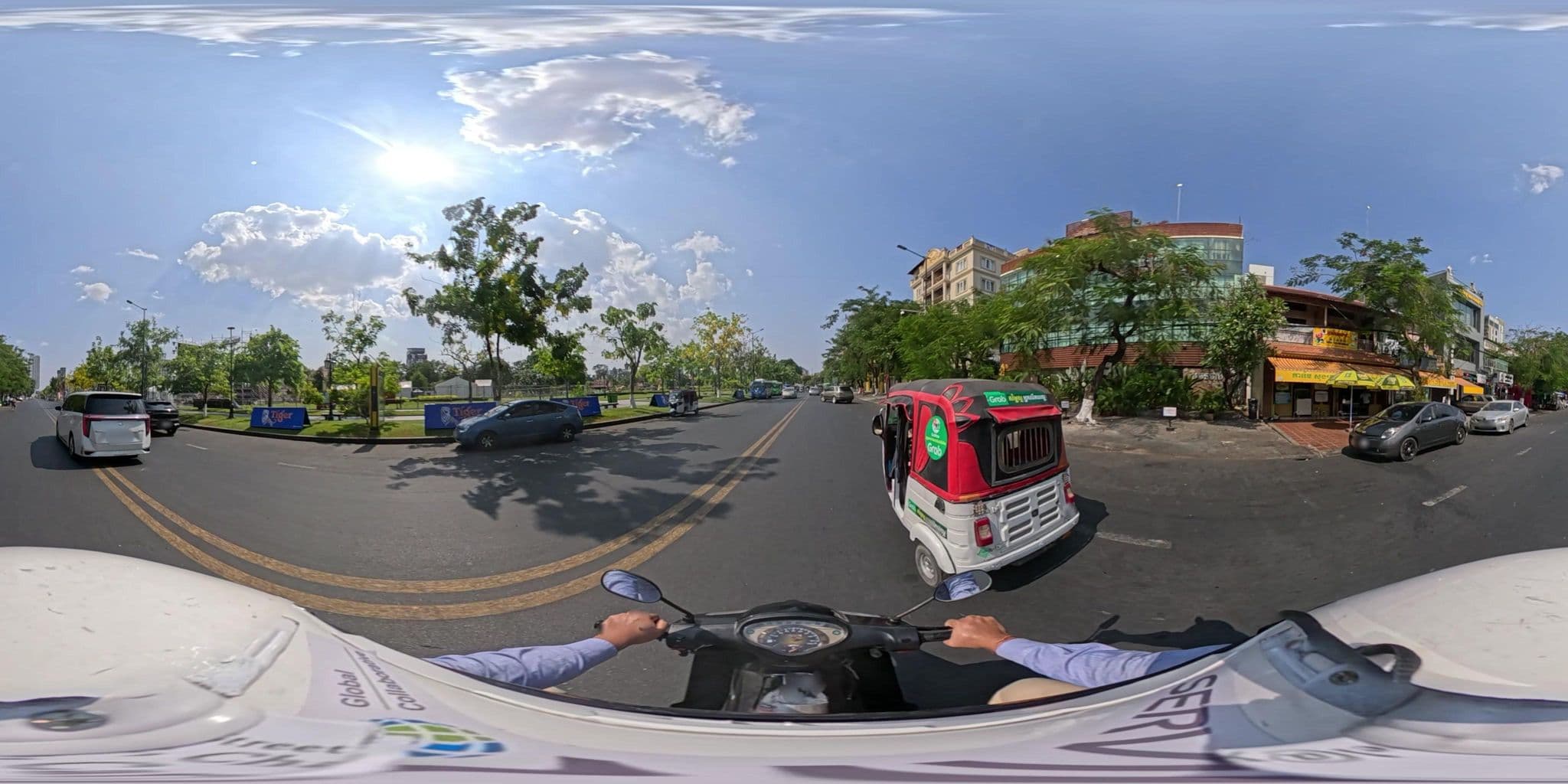 Street view near Regent Park, Phnom Penh