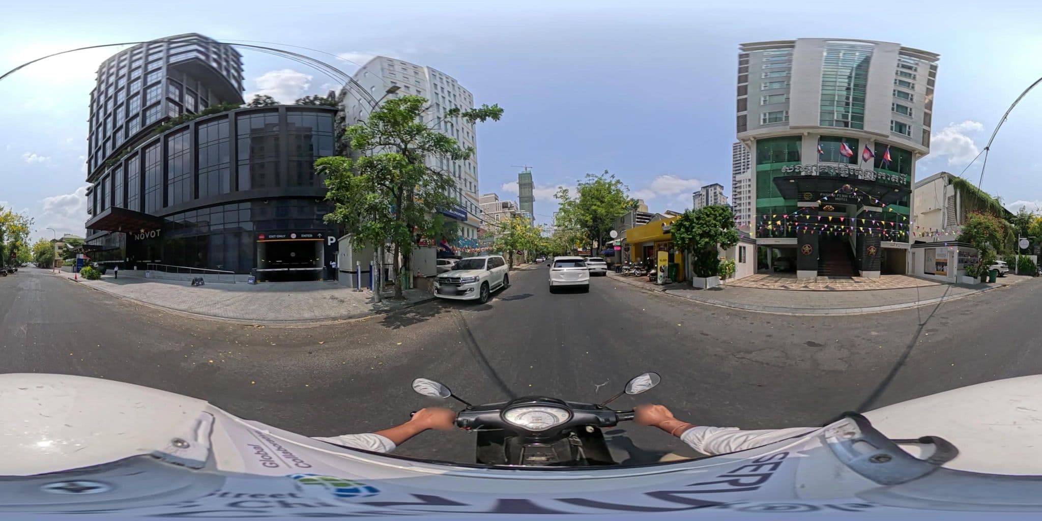 Street view near PHNOM PENH KATARI, Phnom Penh