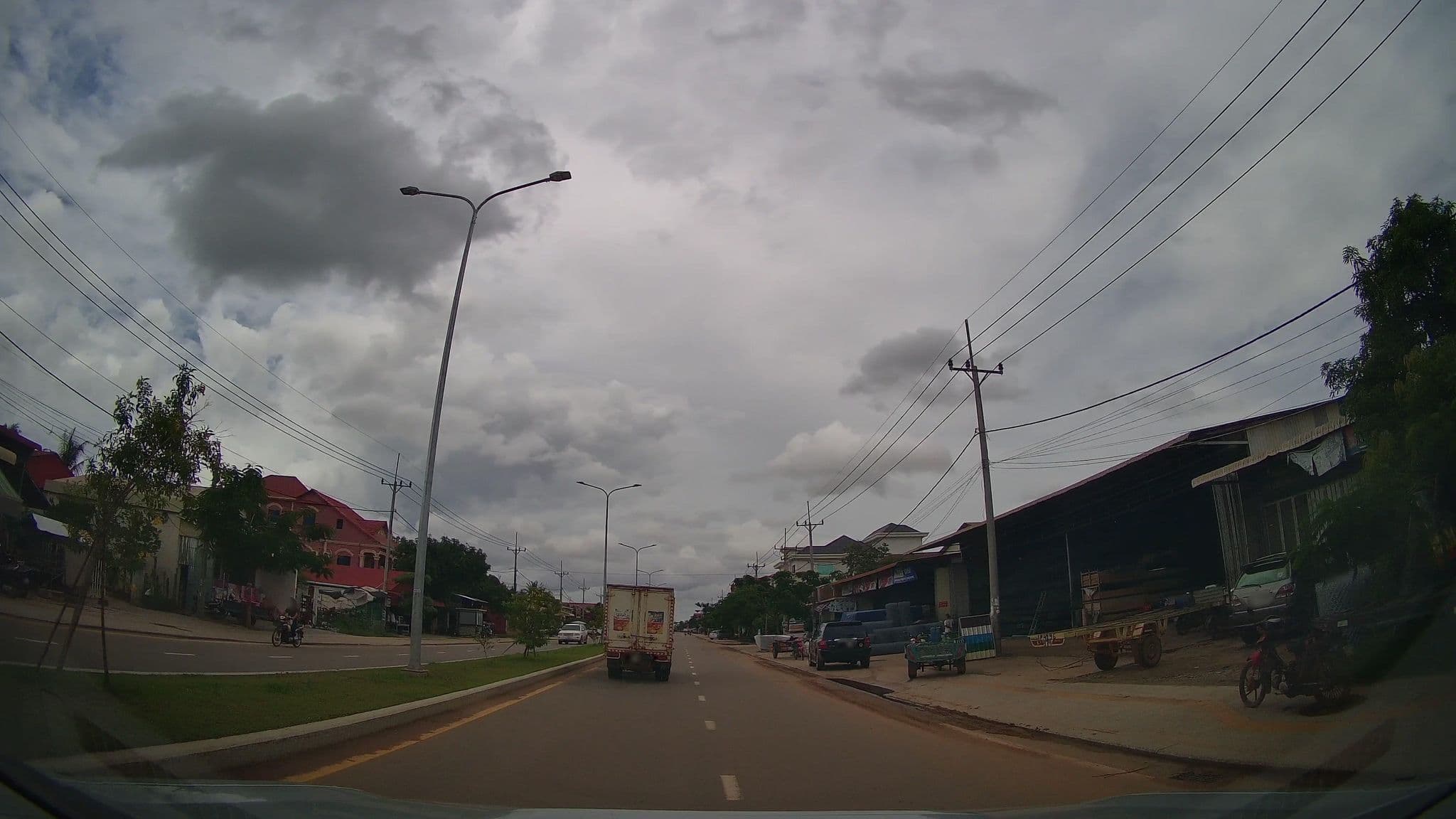 Street view near Ravady d'Angkor, Siem Reap