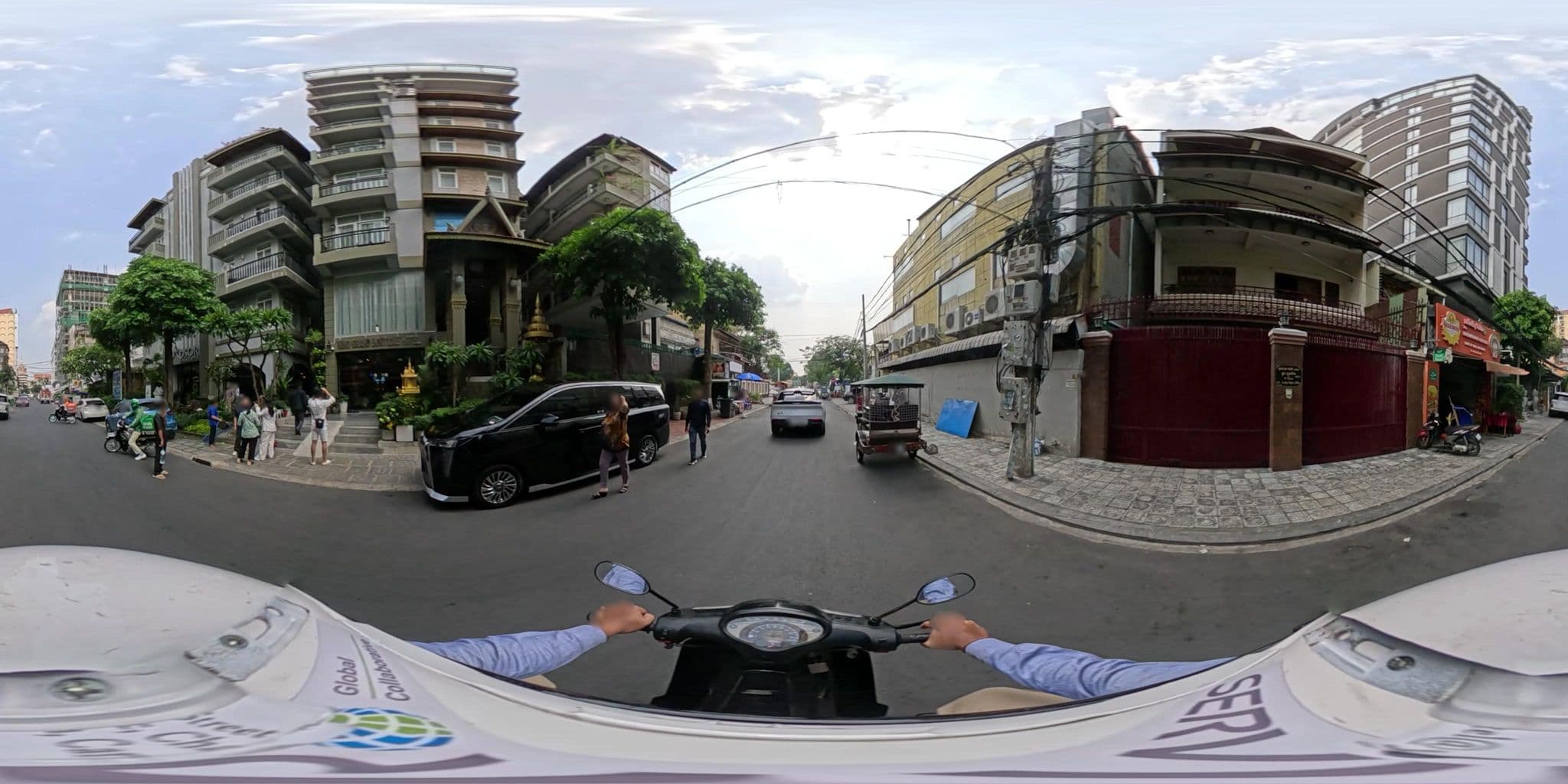 Street view near King Grand Boutique Hôtel, Phnom Penh