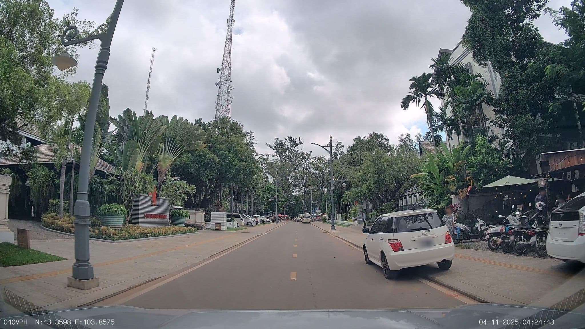 Street view near Shinta Mani Resort, Siem Reap