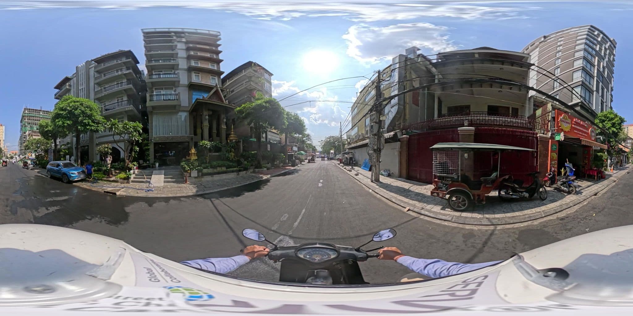 Street view near Glow Park - Grand Royal Palace, Phnom Penh