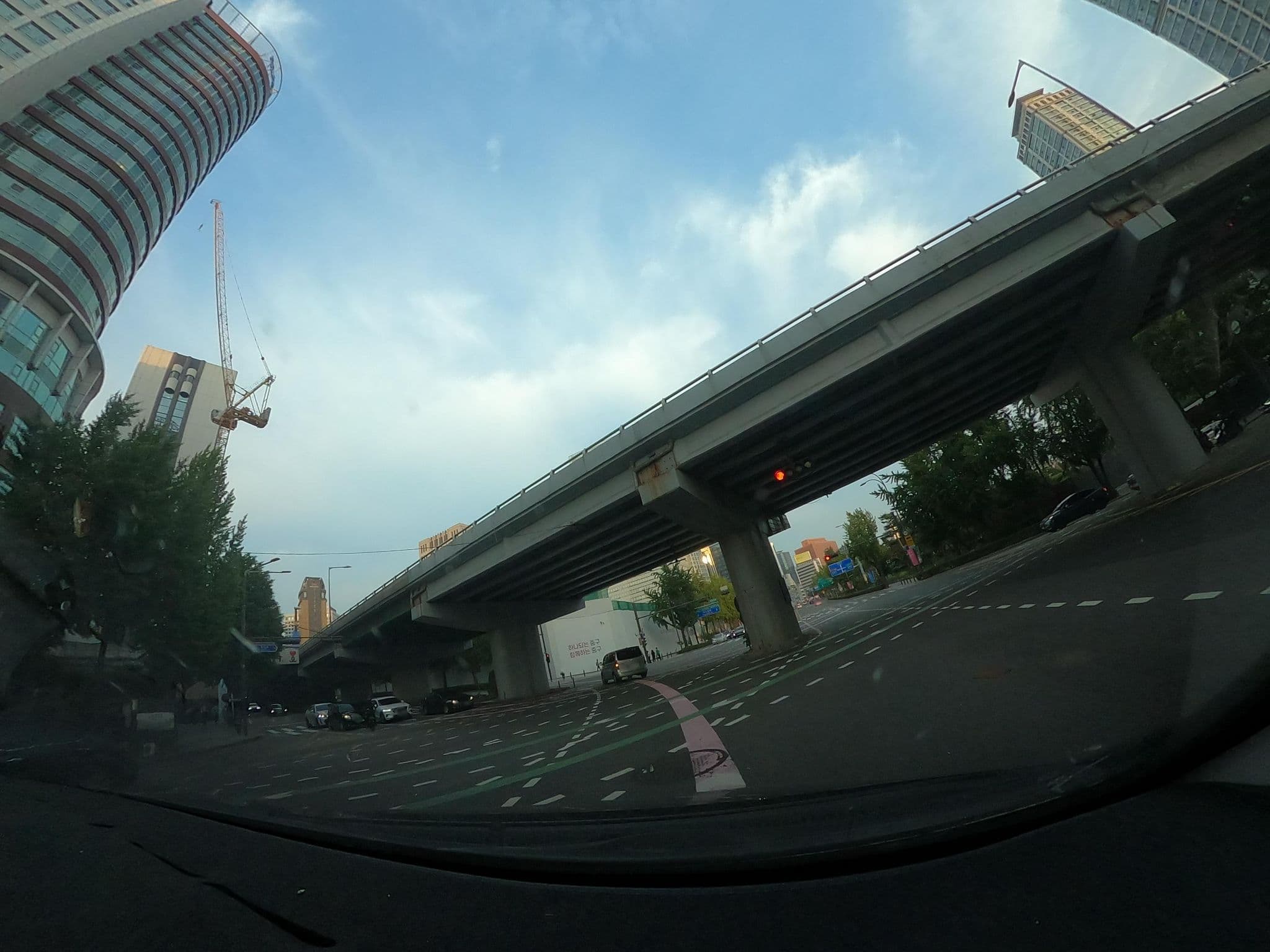 Street view near Fraser Place Central, Seoul