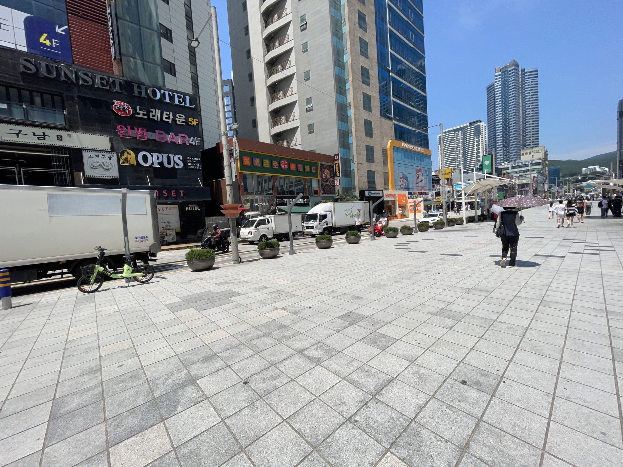Street view near Sunset, Gijang — © jaydiggily (CC BY-SA · Mapillary)