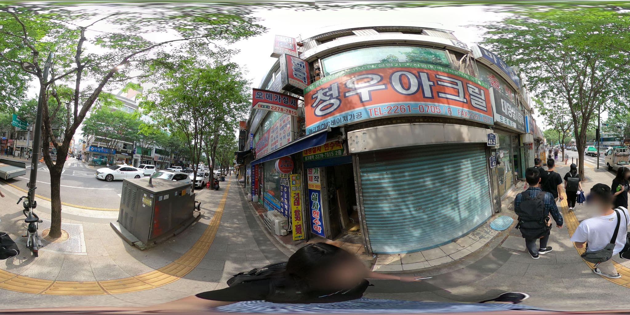 Street view near Hotel Bene, Seoul — © lisbethw1130 (CC BY-SA · Mapillary)