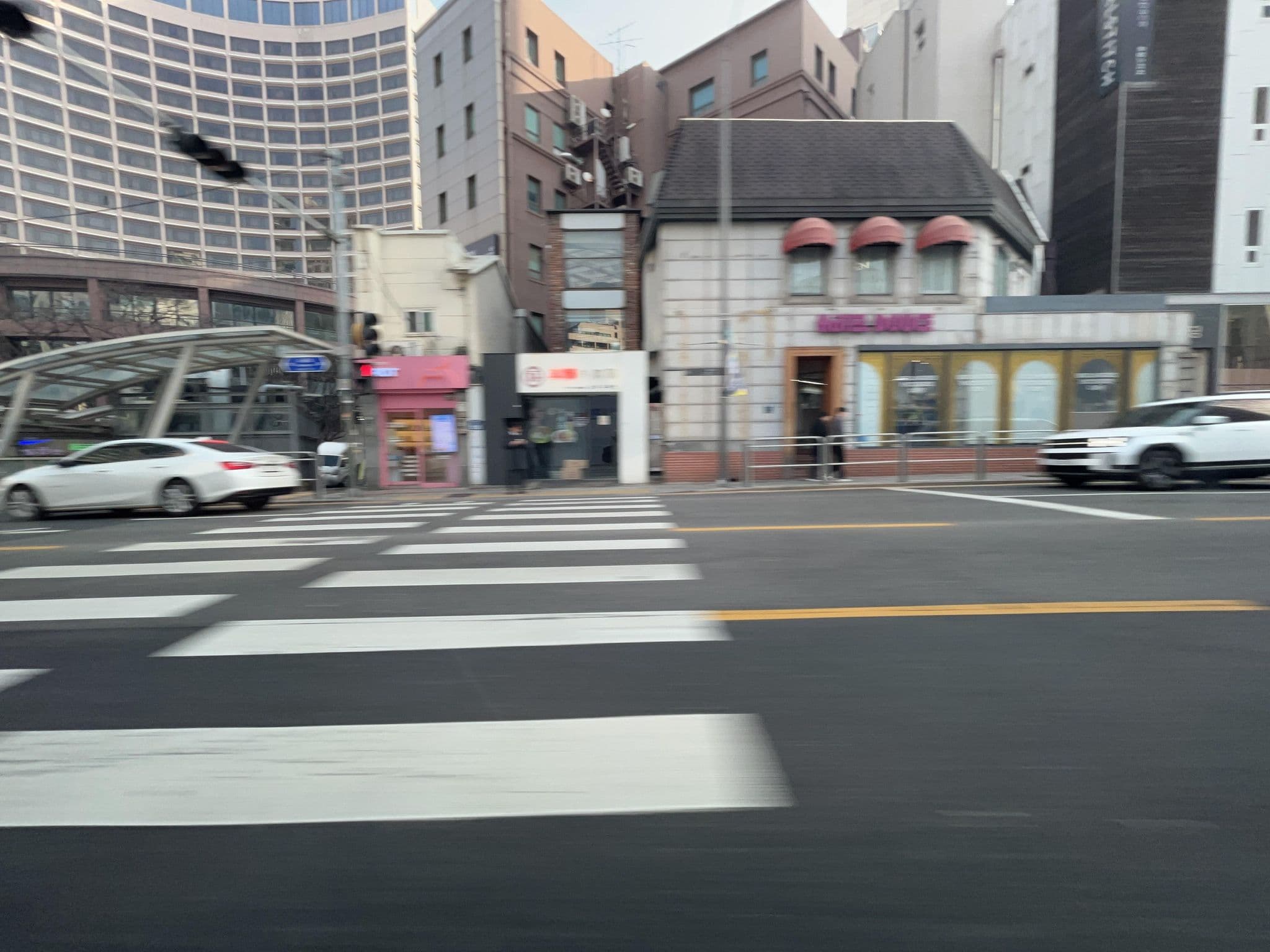 Street view near Crown Park, Seoul