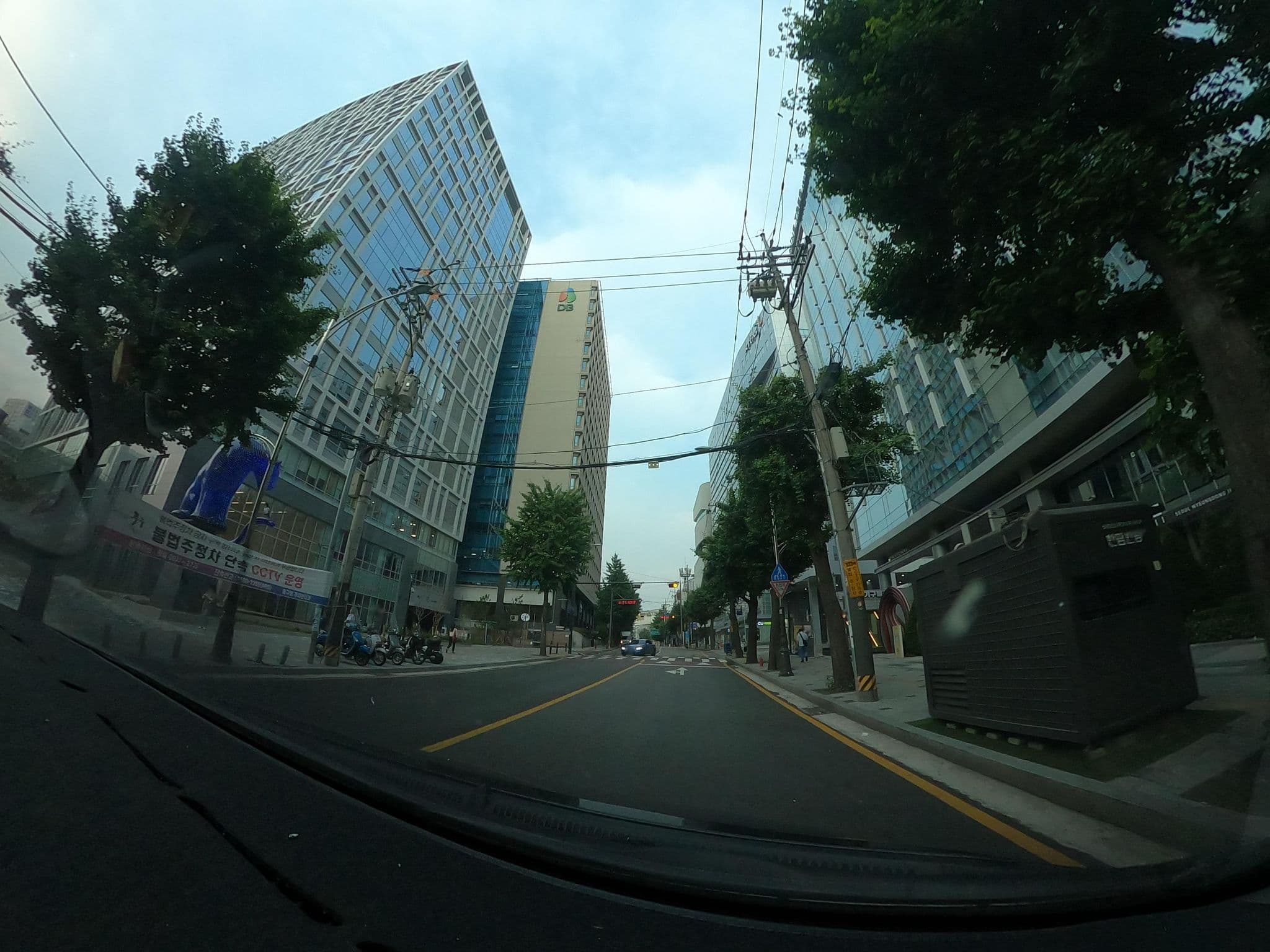 Street view near 나인트리호텔 명동2, Seoul — © lisbethw1130 (CC BY-SA · Mapillary)