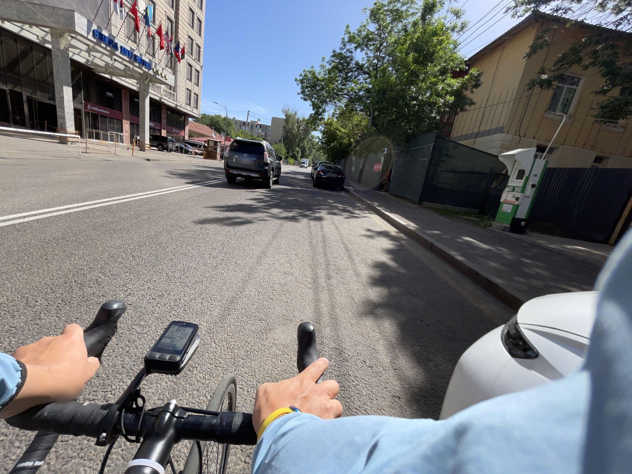 Street view near Shera Inn Hotel, Almaty — © ruslan_fat (CC BY-SA · Mapillary)