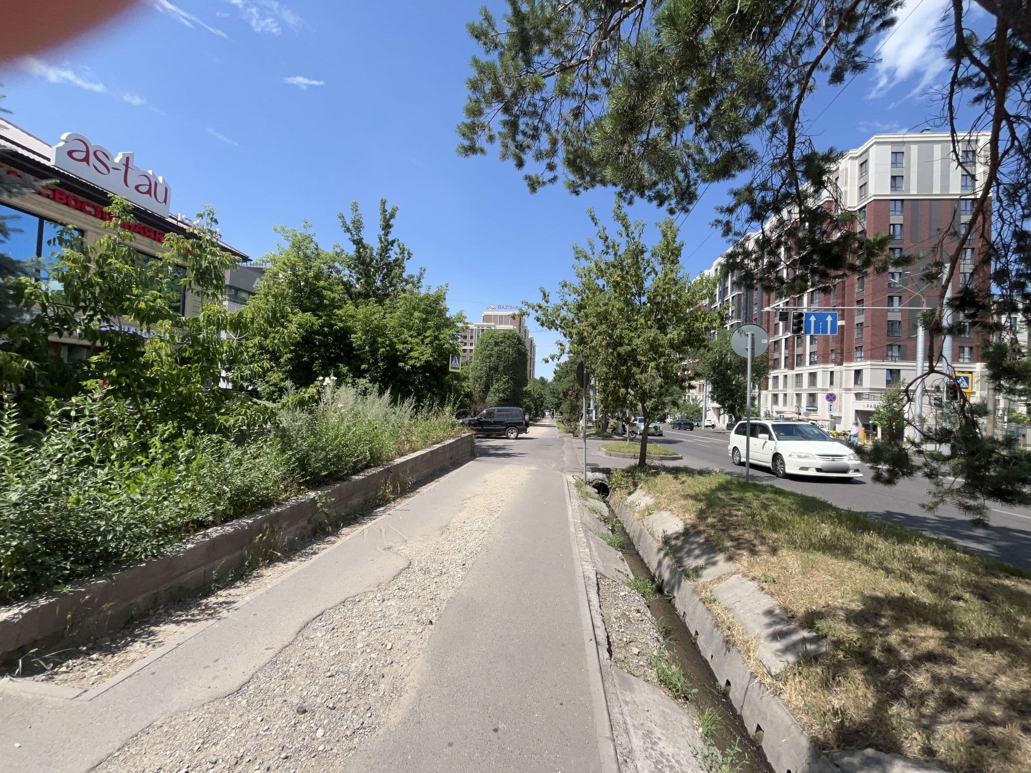 Street view near Rise, Almaty — © ruslan_fat (CC BY-SA · Mapillary)