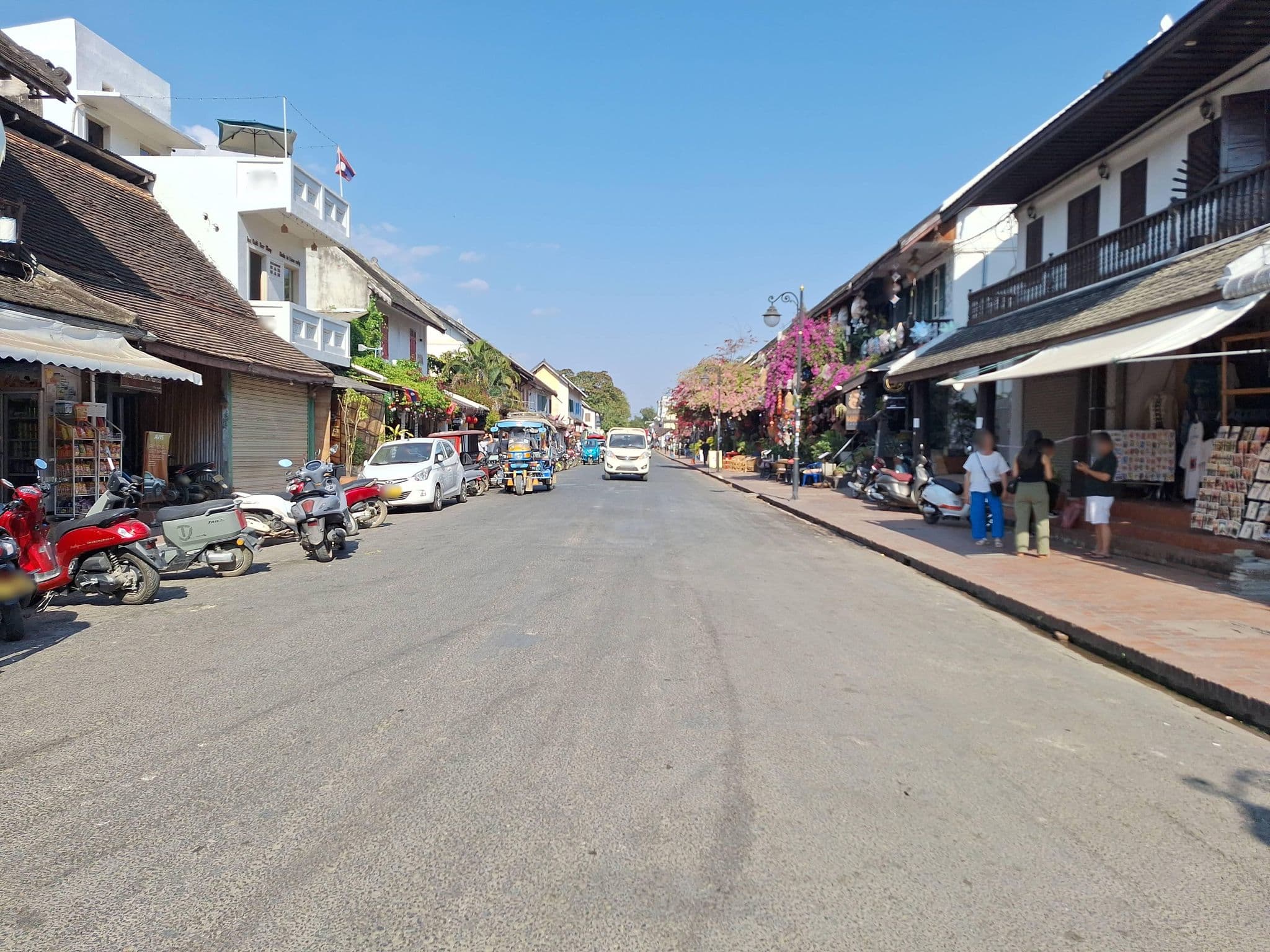 Street view near Boupha, Luang Prabang