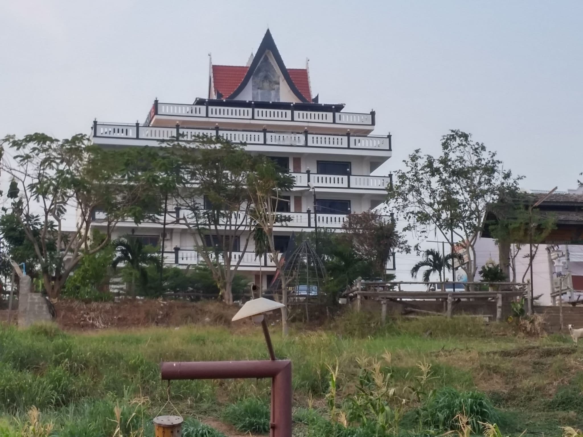 Street view near Mekong Hotel, Pakse — © emajae01 (CC BY-SA · Mapillary)