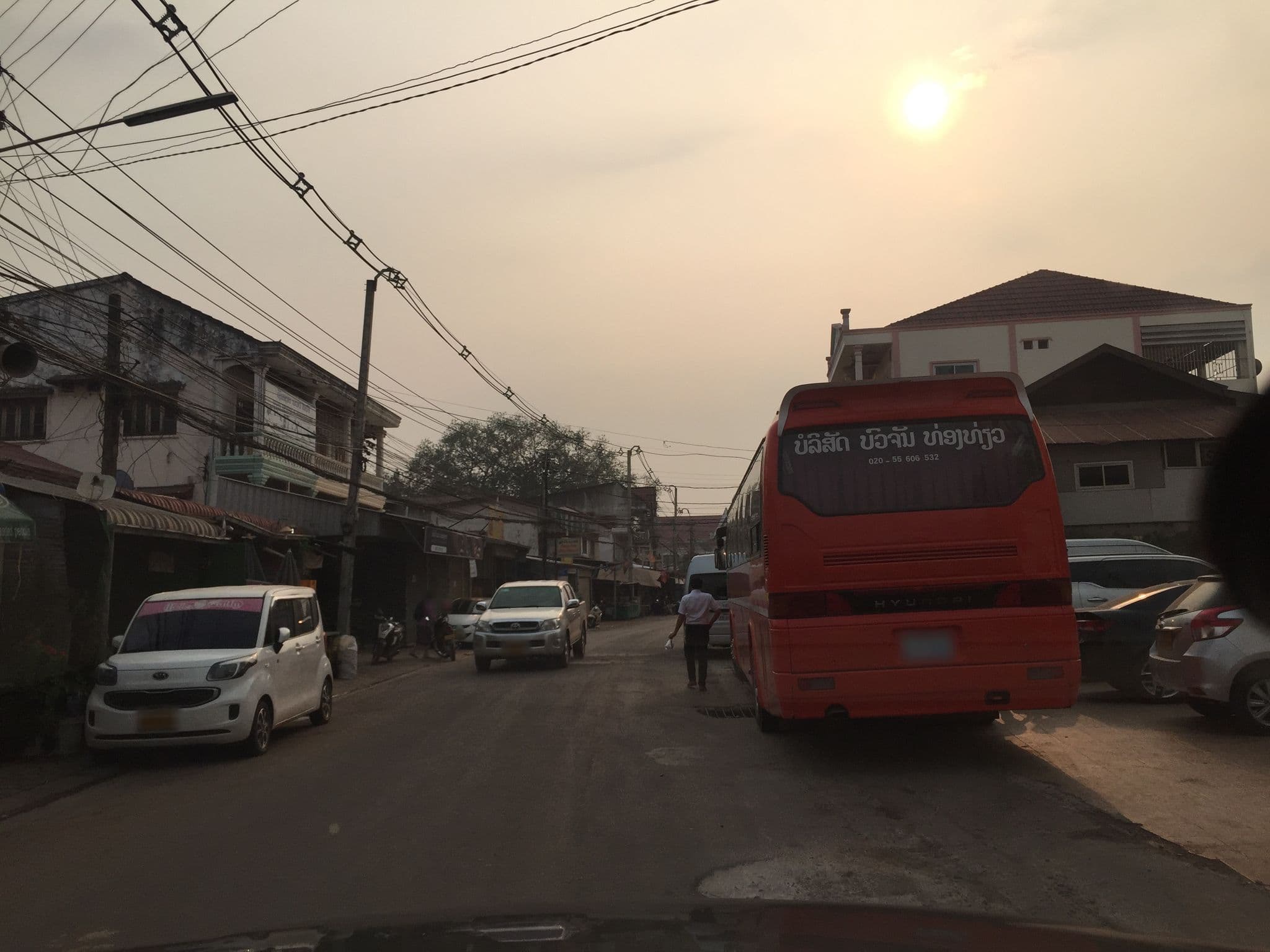 Street view near Hōnghǣm Plāsā Dūangcan, Vientiane